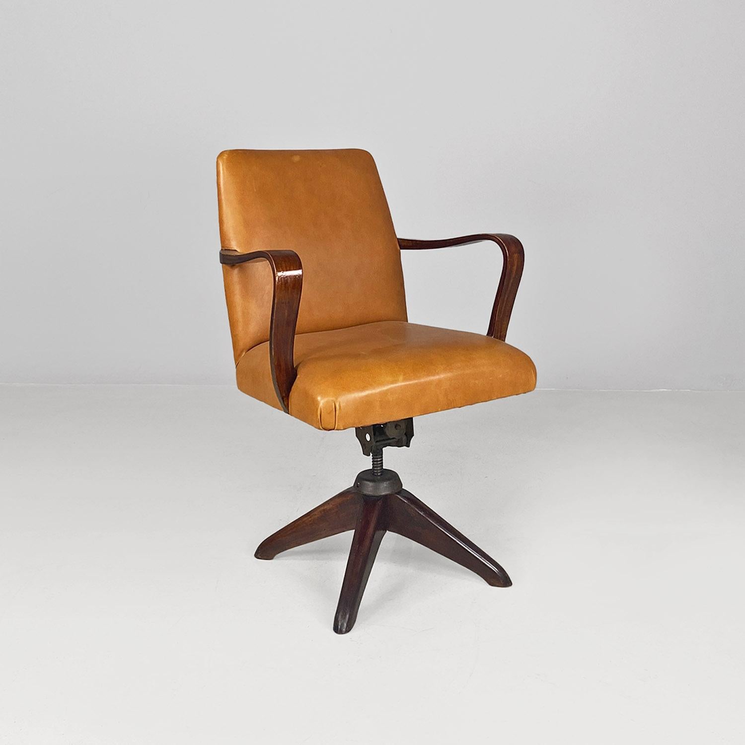 Mid-Century Modern Italian mid-century modern wood and brown leather swivel office armchair, 1960s