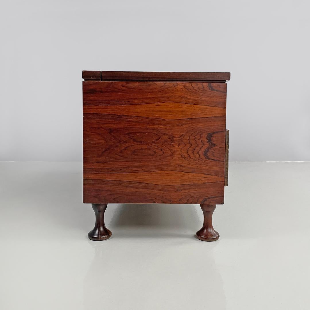 Italian mid-century modern wood and copper chest Santambrogio and De Berti 1960s In Good Condition For Sale In MIlano, IT