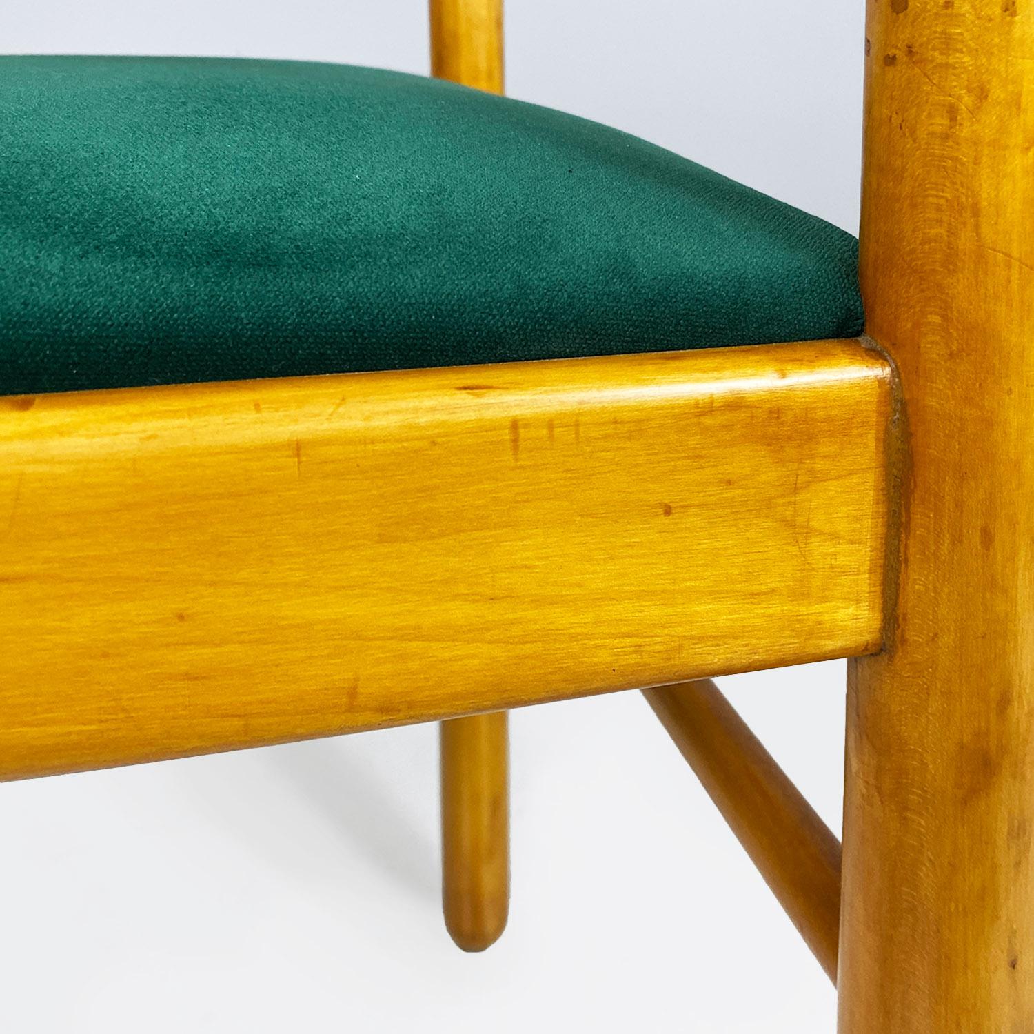 Italian mid-century modern wood and forest green velvet chair with armrest, 1960 For Sale 7