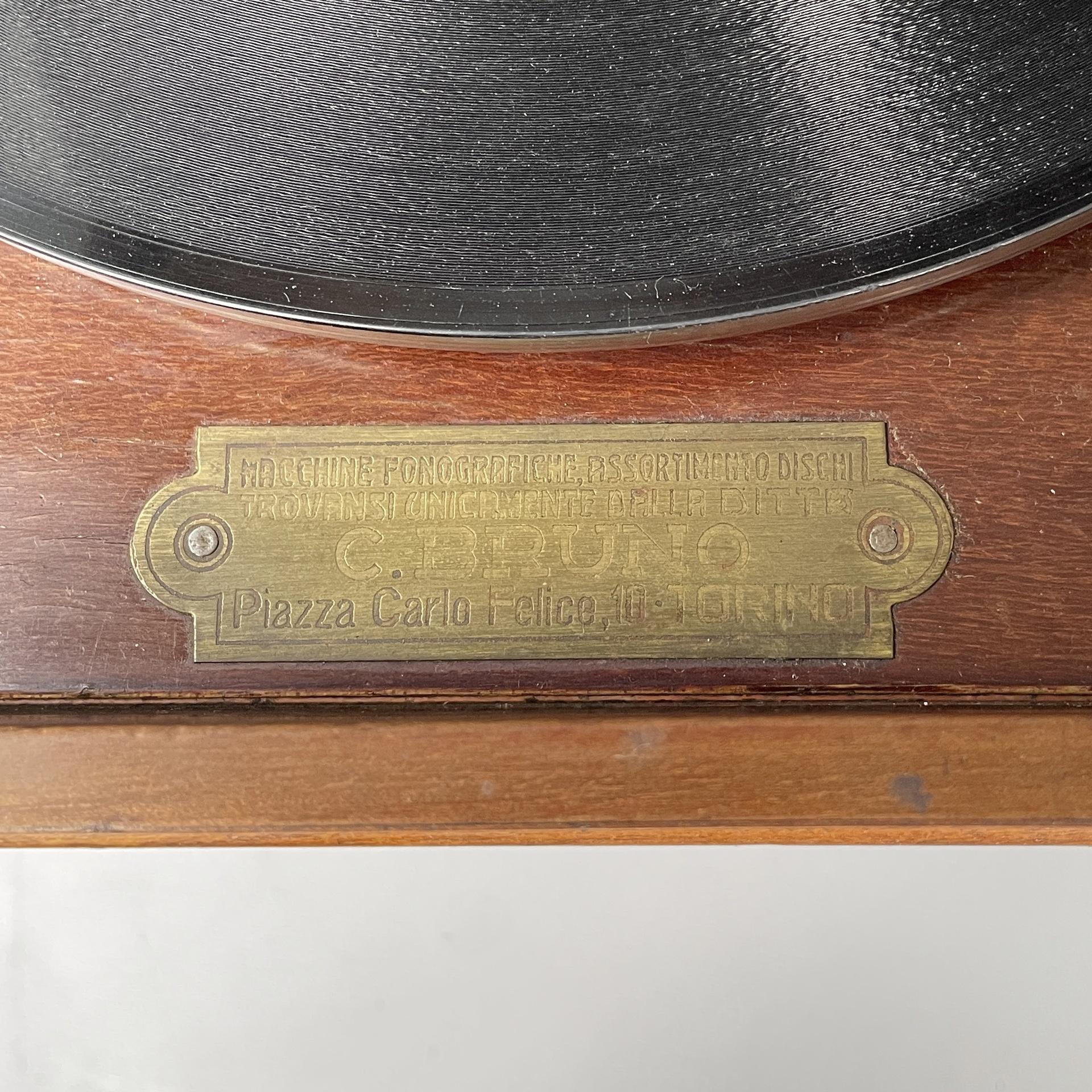 Grammofono italiano in legno e metallo della metà del secolo scorso di C.C., anni '40 in vendita 2