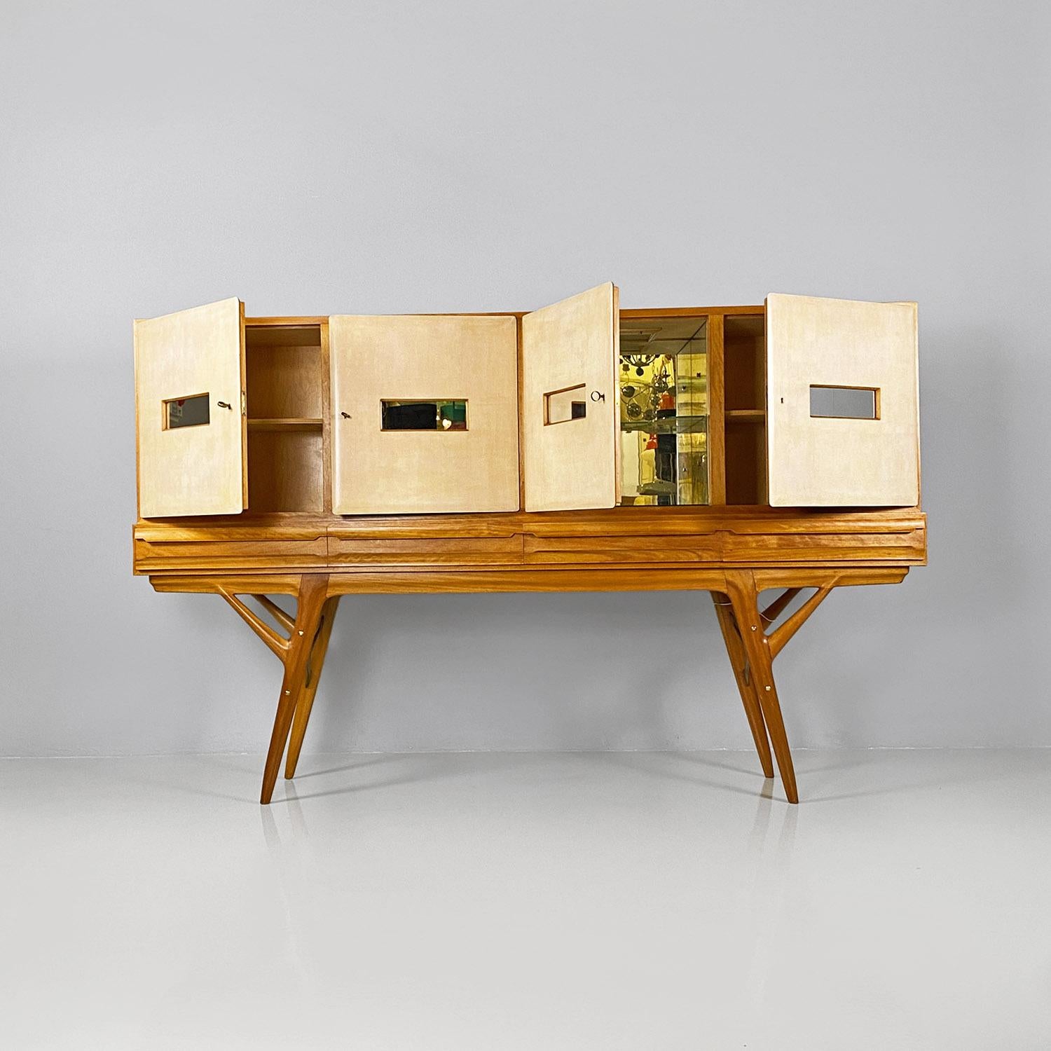 Tablero alto italiano de madera y pergamino de mediados de siglo Palazzi dell'Arte, años 50 Mid-20th Century en venta