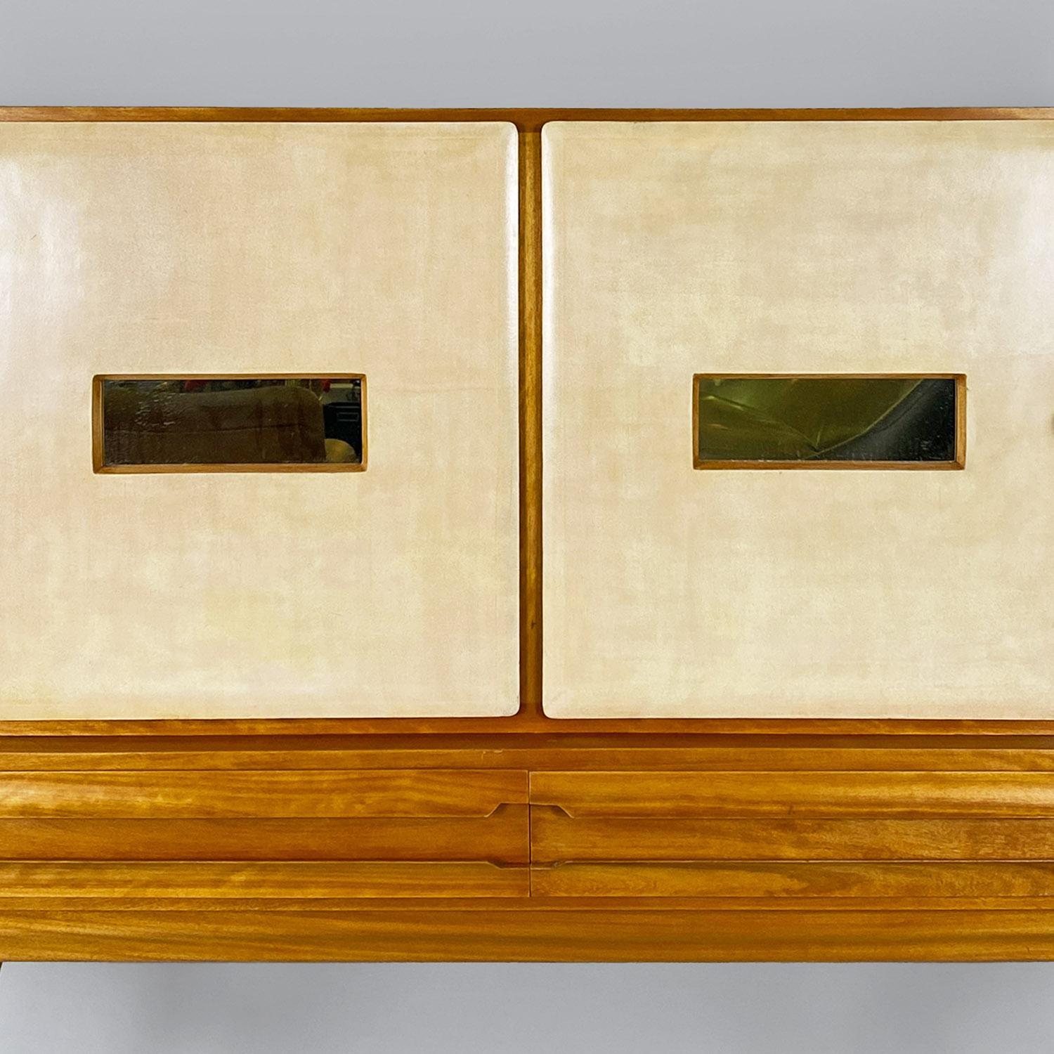 Tablero alto italiano de madera y pergamino de mediados de siglo Palazzi dell'Arte, años 50 en venta 2