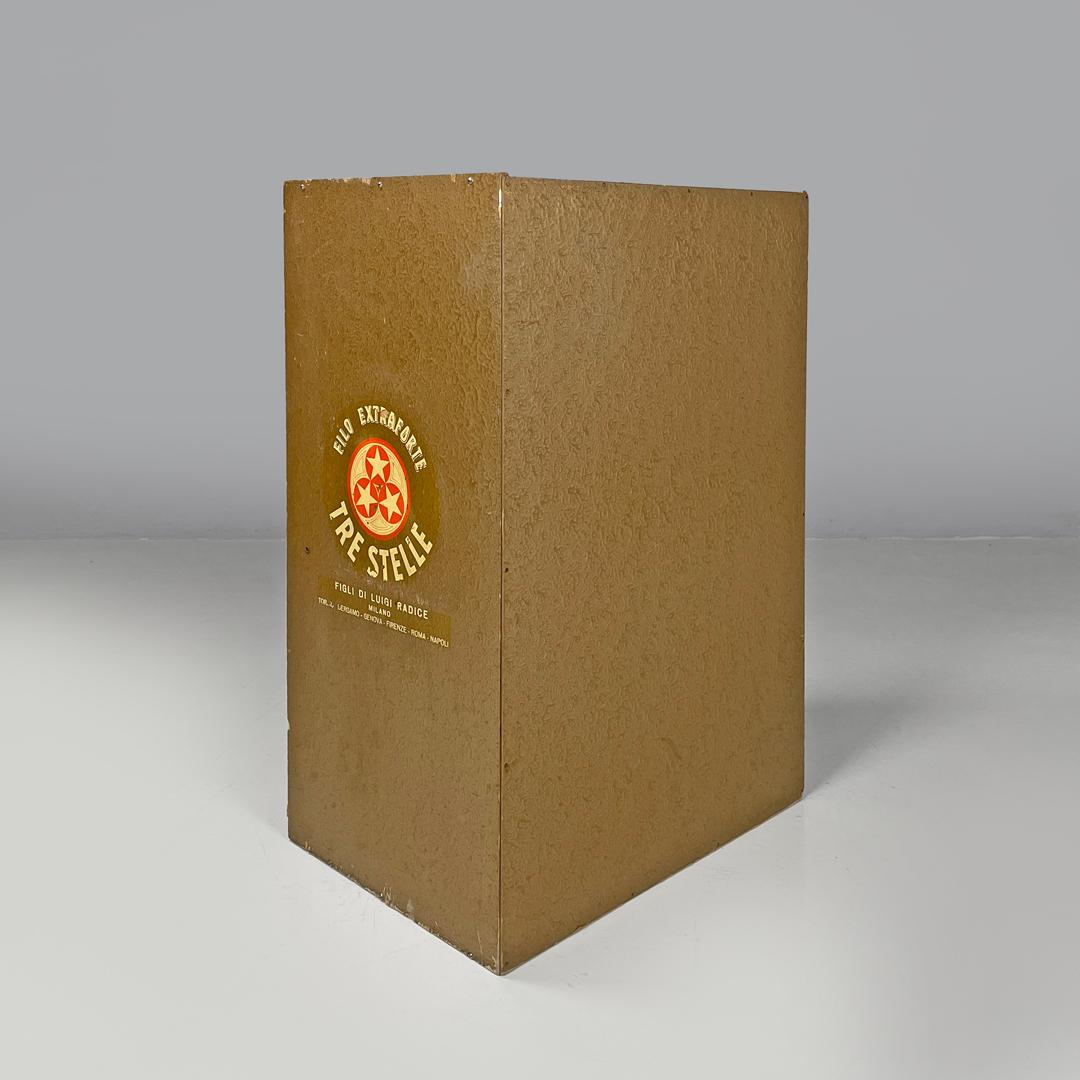 Italienische moderne Holzkommode aus der Mitte des Jahrhunderts von Cucirini Tre Stelle, 1960er Jahre (Mitte des 20. Jahrhunderts) im Angebot