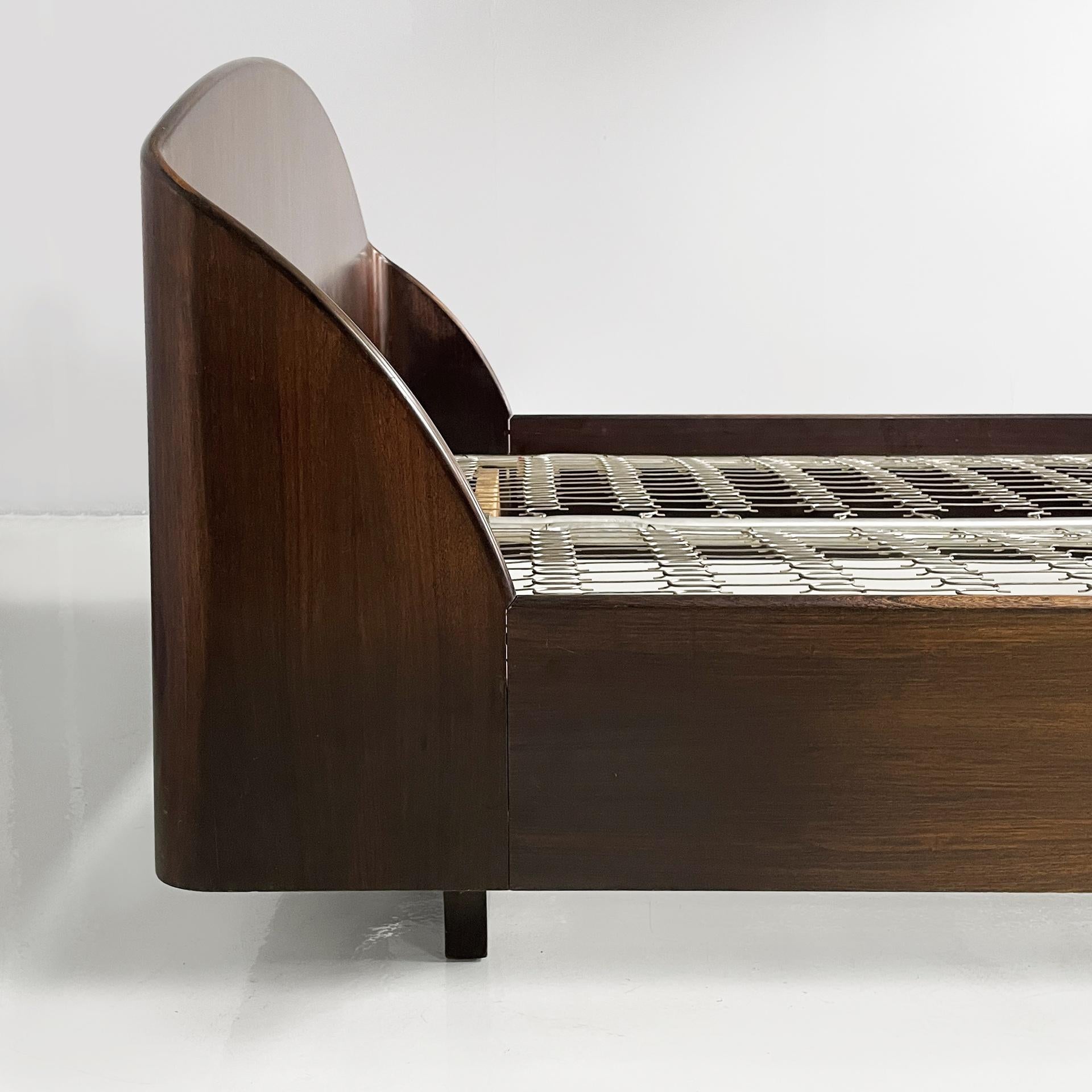 Letto matrimoniale italiano in legno della metà del secolo scorso di Franco Albini per Poggi, 1960 In condizioni buone in vendita a MIlano, IT