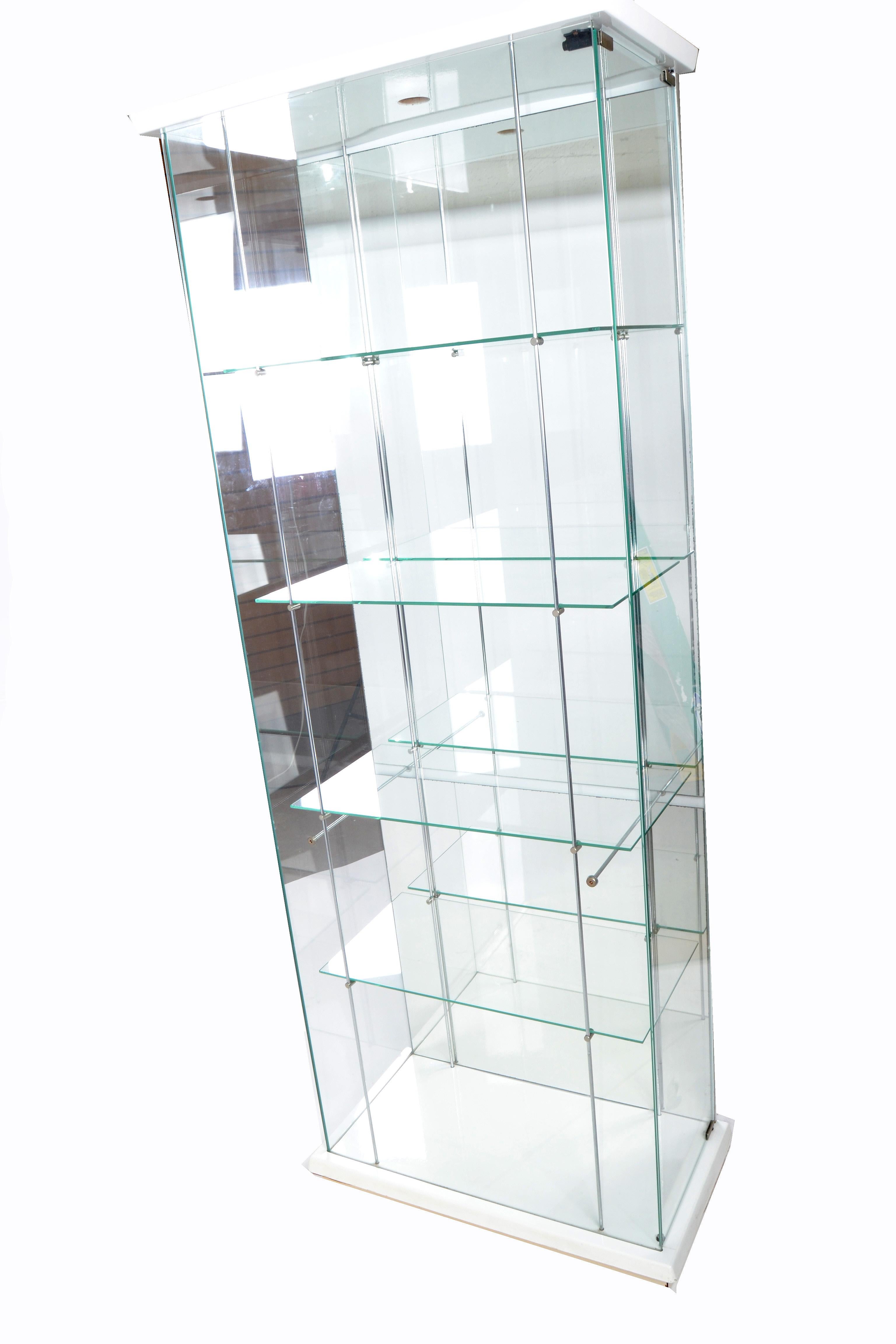Italian Mid-Century Modern Wood and Glass Showcase Display Cabinet Storage Case For Sale 2