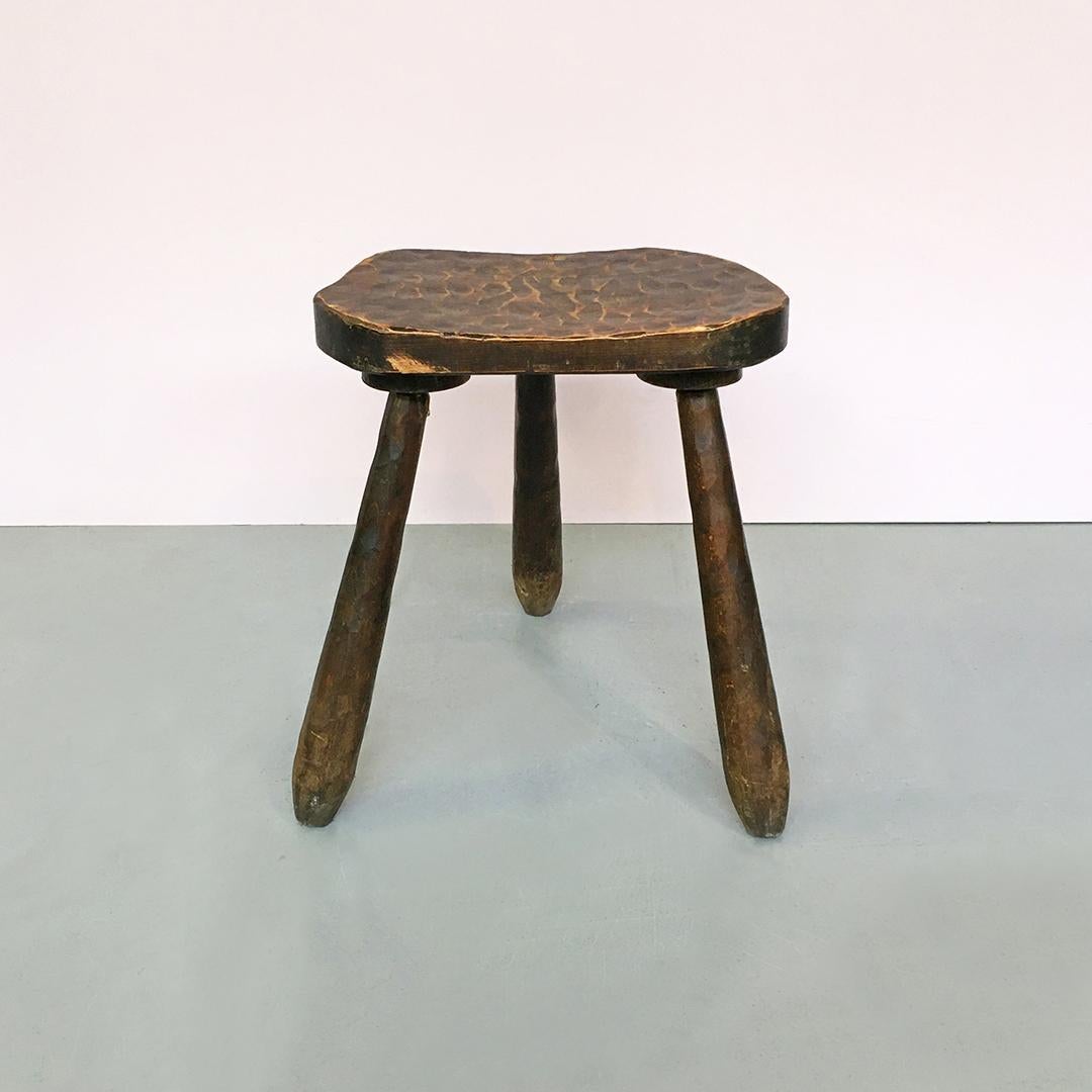 Italian Mid-Century Modern Wood Rustic Stool with Tapered Legs, 1960s In Good Condition In MIlano, IT