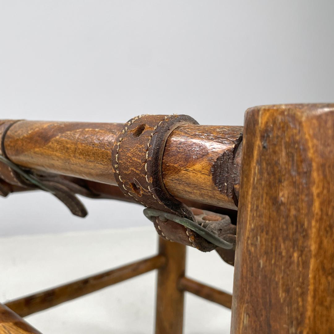 Tabouret italien en bois et assise en cuir brun avec sangles, The Moderns, années 1950 en vente 9