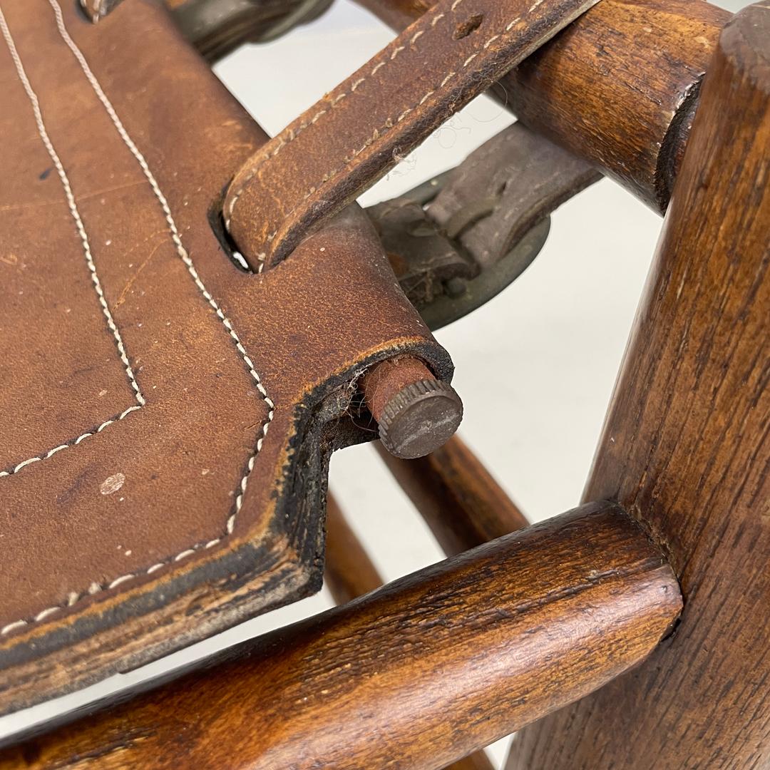Tabouret italien en bois et assise en cuir brun avec sangles, The Moderns, années 1950 en vente 11