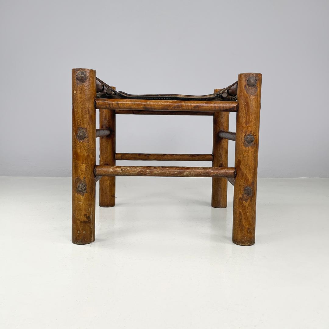 Mid-Century Modern Tabouret italien en bois et assise en cuir brun avec sangles, The Moderns, années 1950 en vente