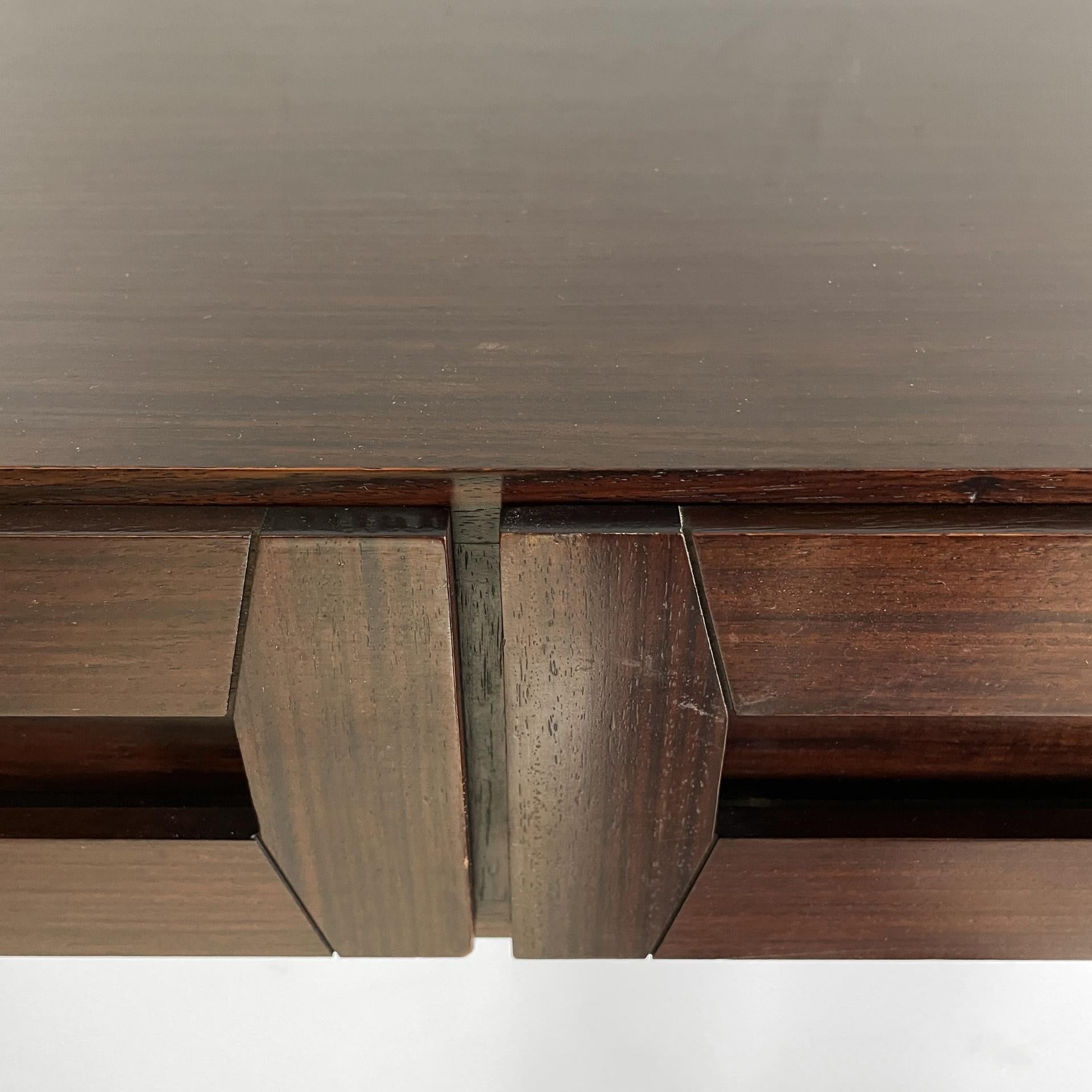 Italian mid-century modern wood wall console by Vittorio Introini, 1960s In Good Condition For Sale In MIlano, IT