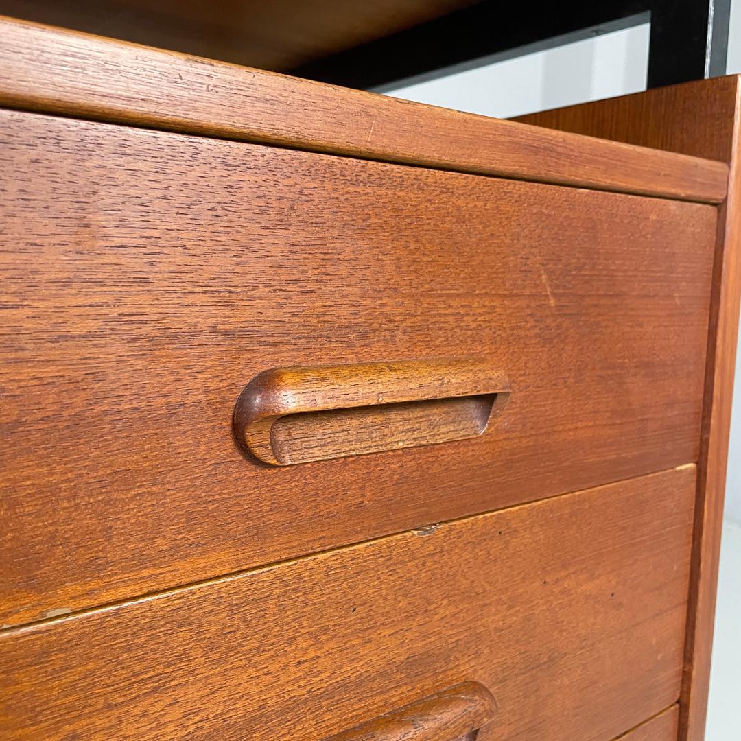 Italian mid-century modern wooden and black metal desk with three drawers, 1960s For Sale 6
