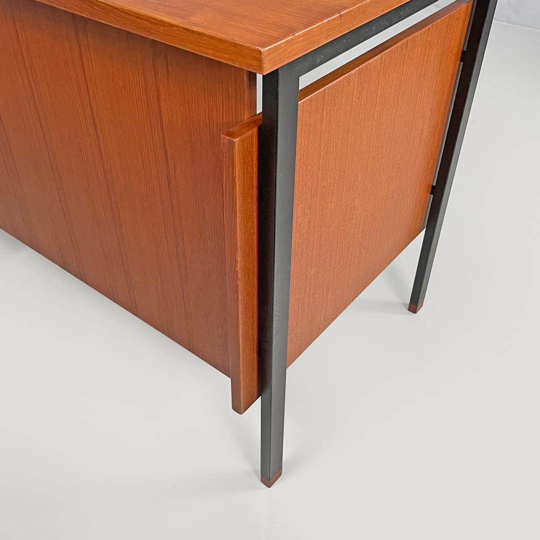 Italian mid-century modern wooden and black metal desk with three drawers, 1960s For Sale 11