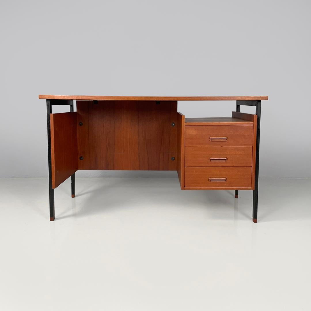 Mid-Century Modern Italian mid-century modern wooden and black metal desk with three drawers, 1960s For Sale