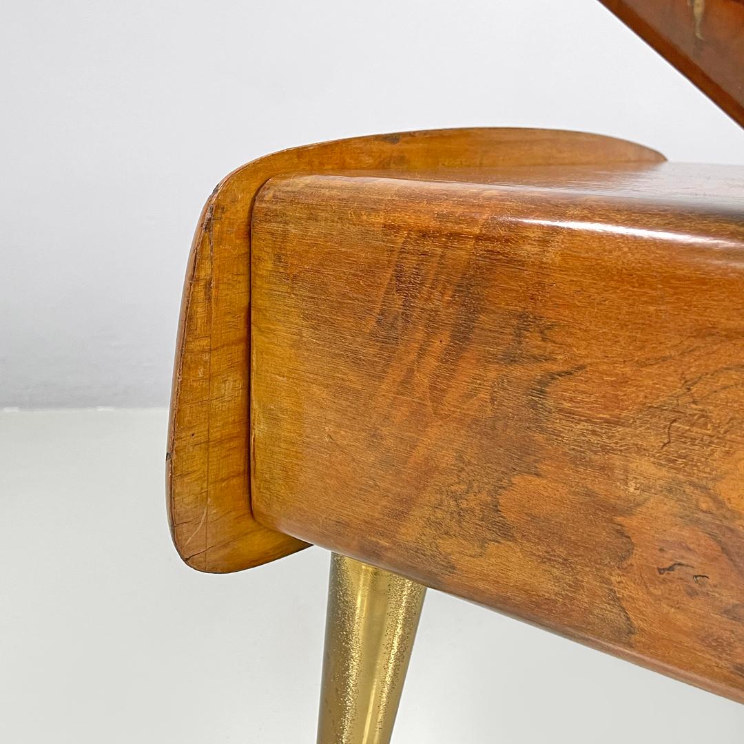 Italian mid-century modern wooden and brass nightstands with glass top, 1950s For Sale 11