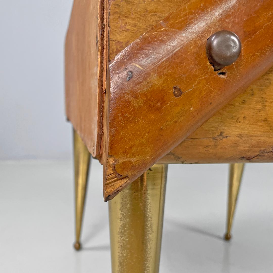 Italian mid-century modern wooden and brass nightstands with glass top, 1950s For Sale 12