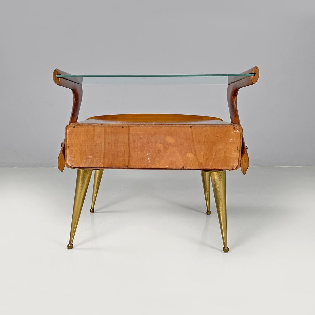 Italian mid-century modern wooden and brass nightstands with glass top, 1950s For Sale 2