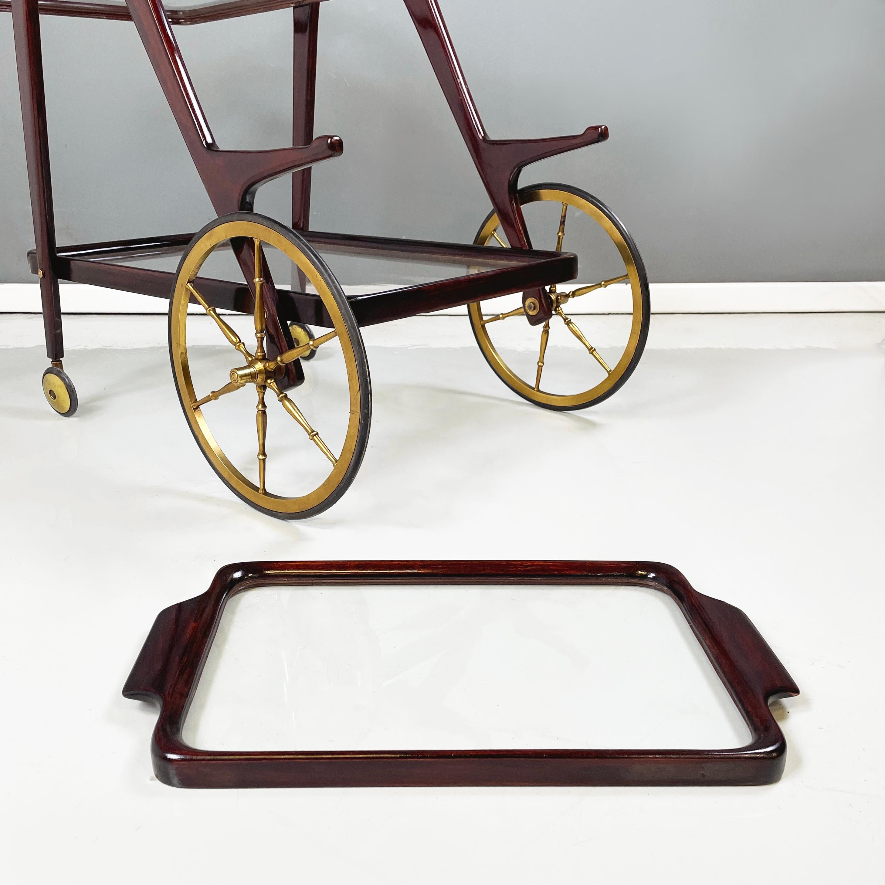 Chariot en bois et verre avec plateau par Cesare Lacca 1950s en vente 3
