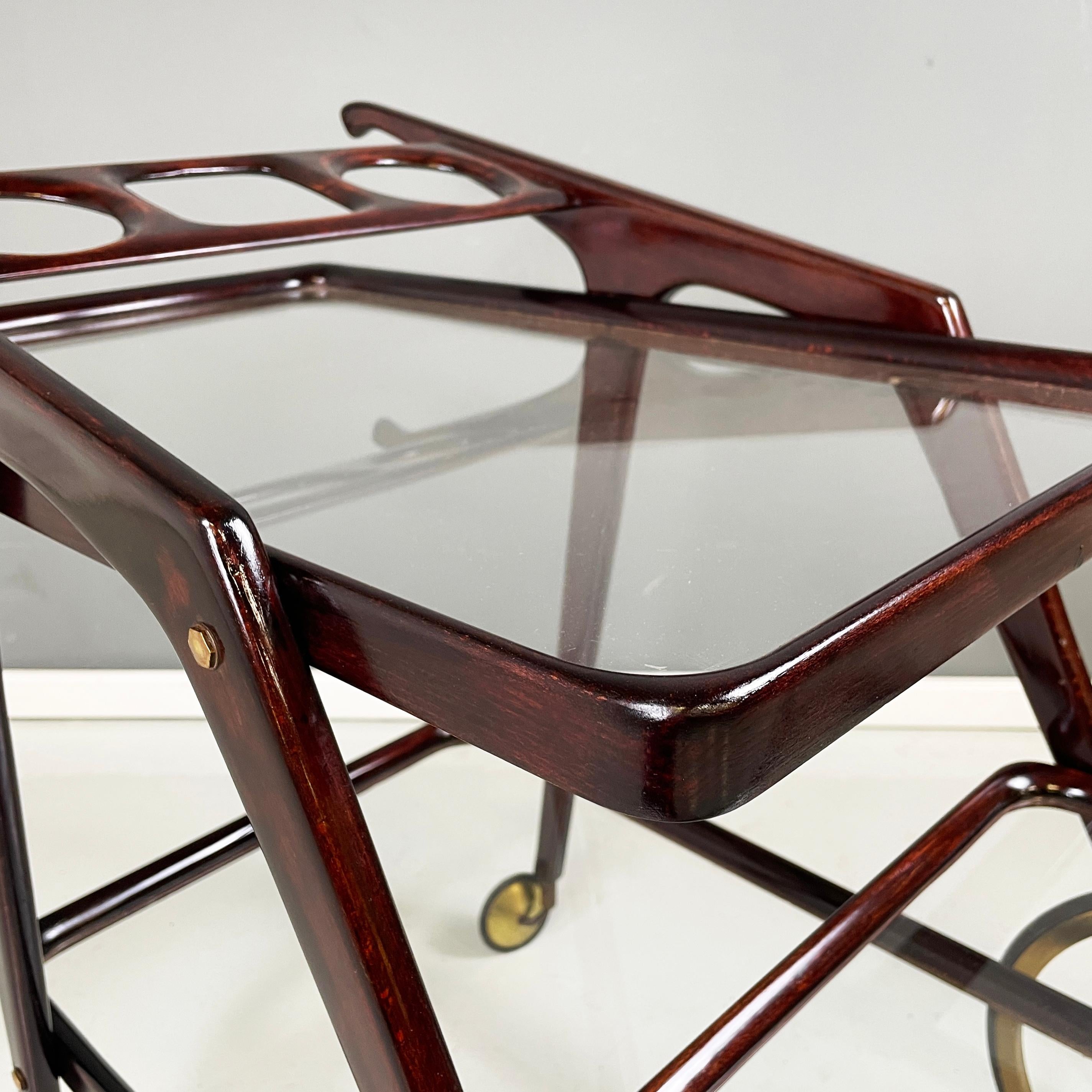 Italian mid-century modern Wooden and glass cart with tray by Cesare Lacca 1950s In Good Condition For Sale In MIlano, IT