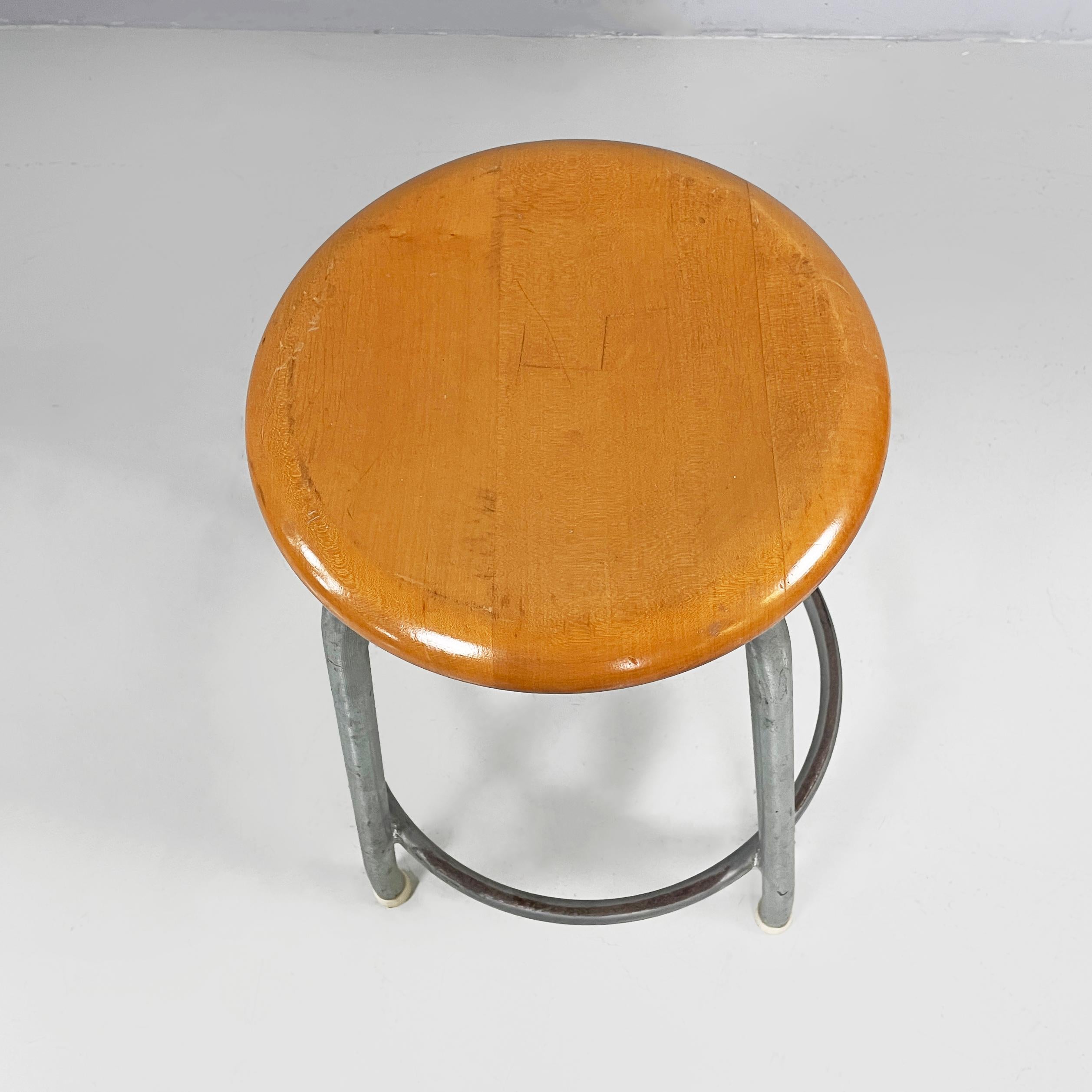 Mid-Century moderno Sgabello italiano di metà secolo moderno in legno e metallo di Embru, anni '60 in vendita