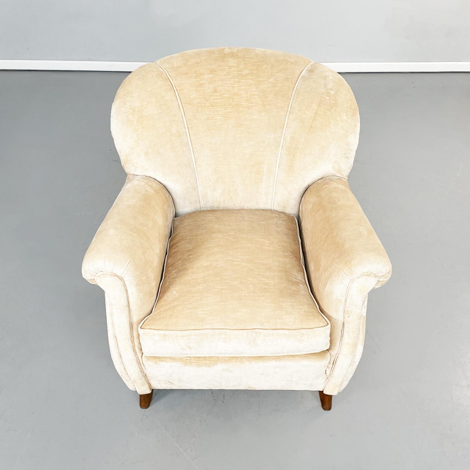 Italian Mid-Century Modern Wooden Armchairs in Beige Fabric, 1960s For Sale 2