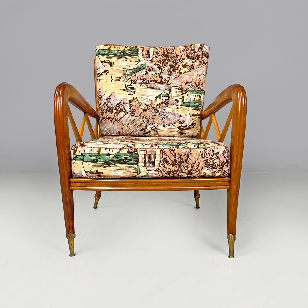 Italian mid-century modern wooden armchairs with brown decorated fabric, 1960s In Good Condition For Sale In MIlano, IT