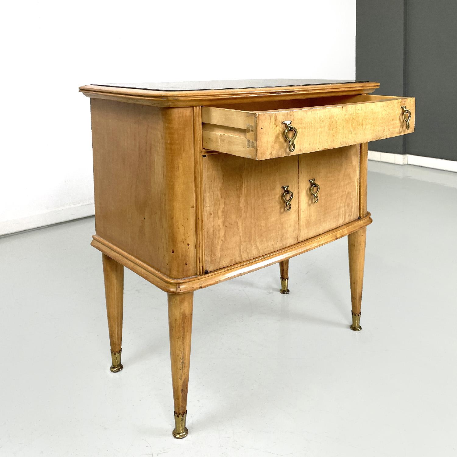 Italian mid-century modern wooden bedside table by Osvaldo Borsani, 1950s In Good Condition For Sale In MIlano, IT