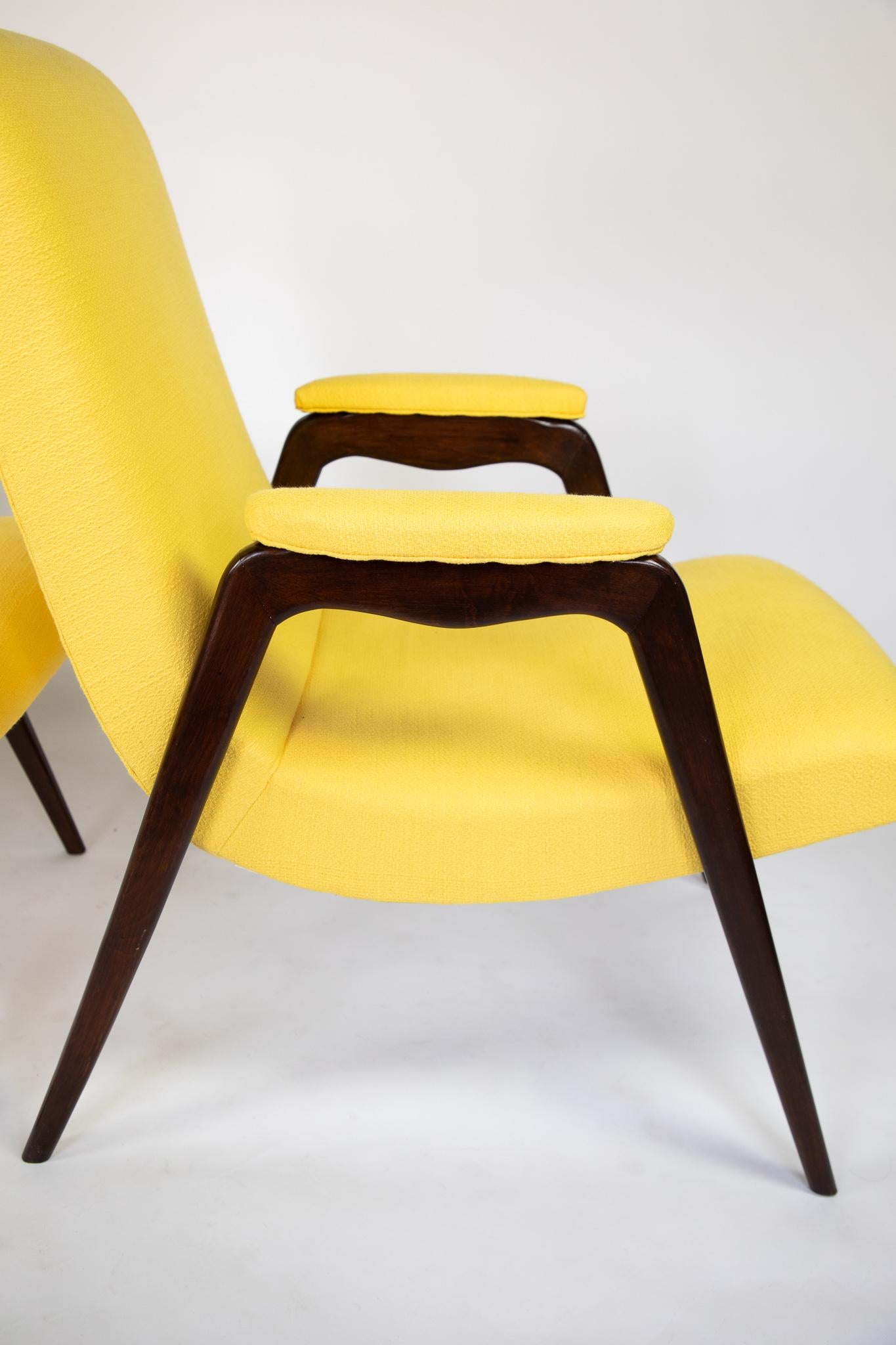 Mid-Century Modern Mid Century Modern Wooden Lounge Chairs in Yellow Upholstery, Italy 1950s