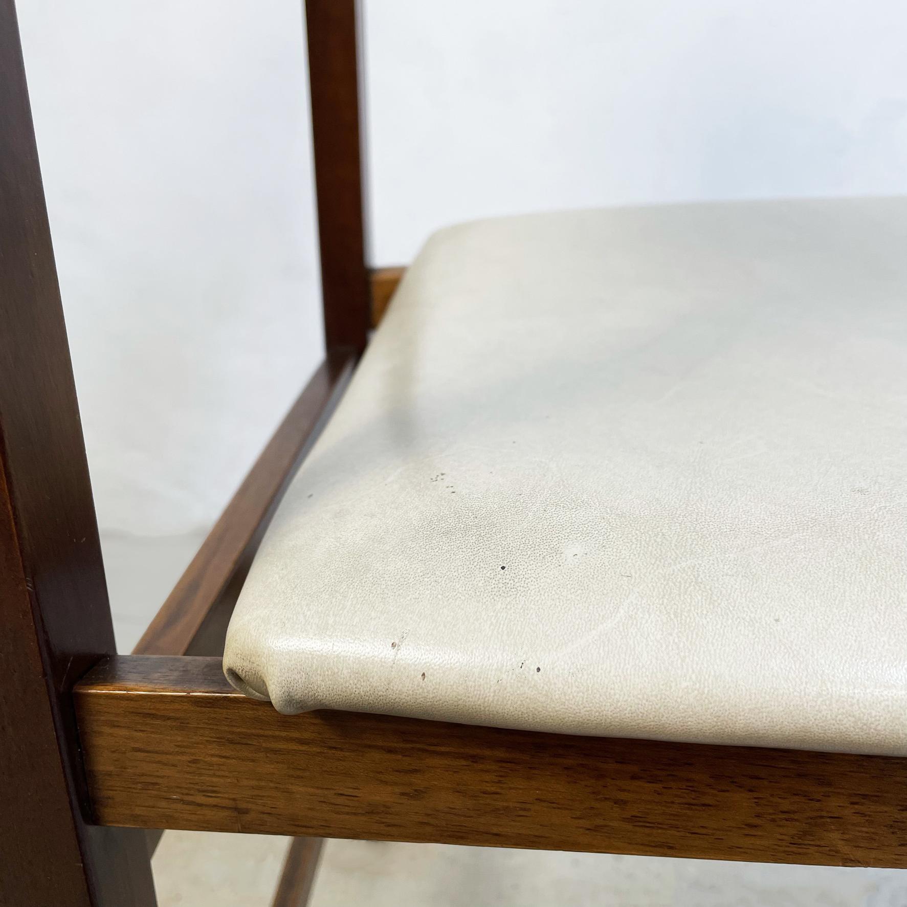 Italian Mid-Century Modern Wooden Chair with Leather Square Seat, 1960s For Sale 2