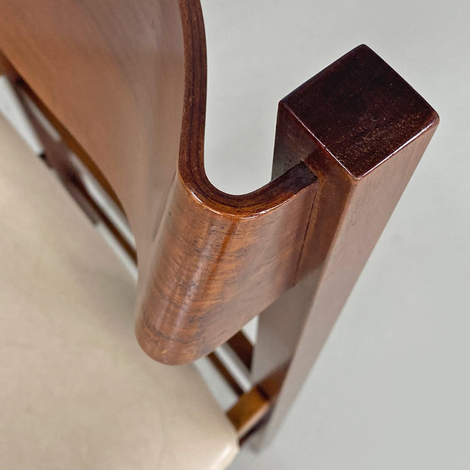 Sedia italiana moderna di metà secolo in legno con seduta quadrata in pelle, anni '60 in vendita 1