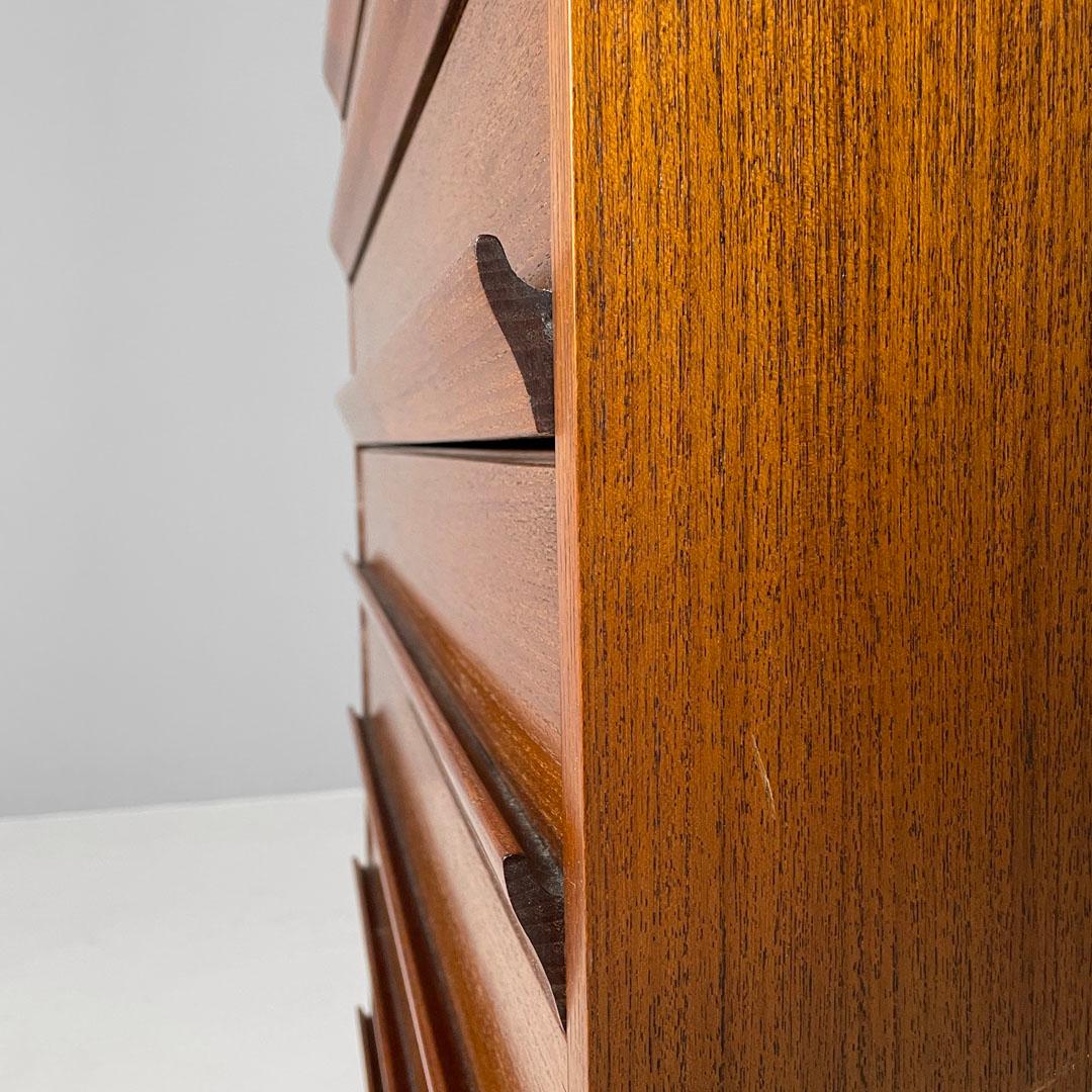 Italian mid-century modern wooden chest of drawers, 1960s For Sale 9