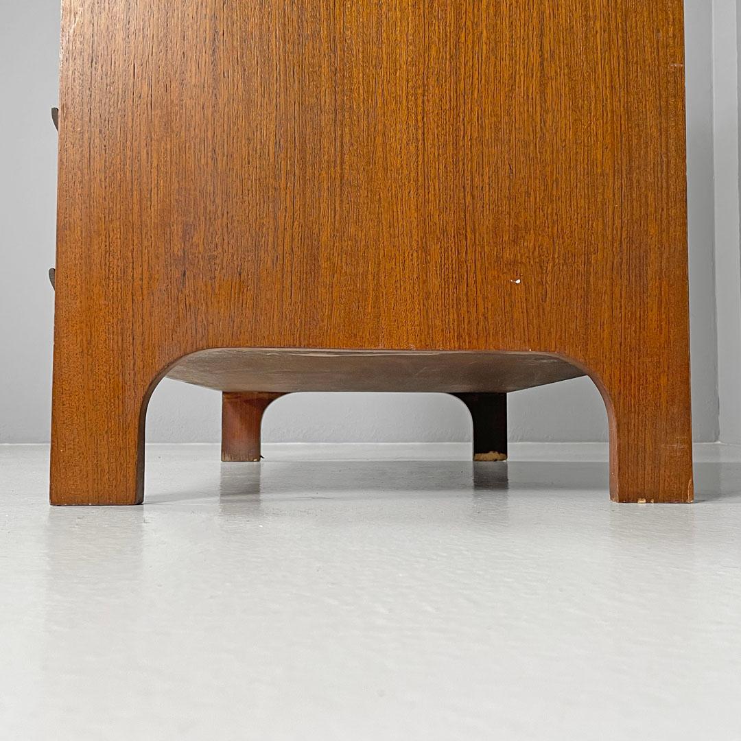 Italian mid-century modern wooden chest of drawers, 1960s For Sale 10