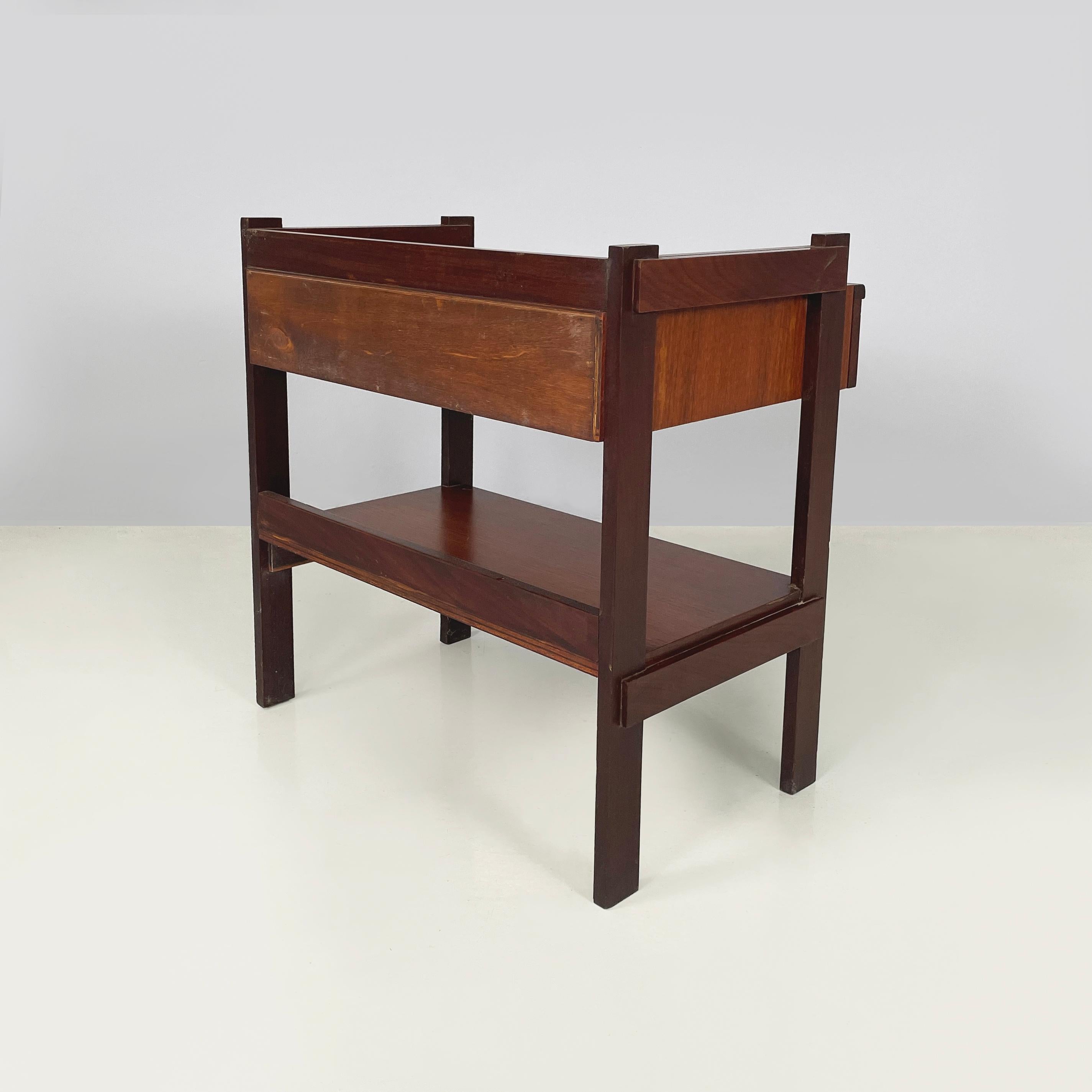 Milieu du XXe siècle Table basse italienne moderne du milieu du siècle dernier avec étagères et tiroir, années 1960 en vente