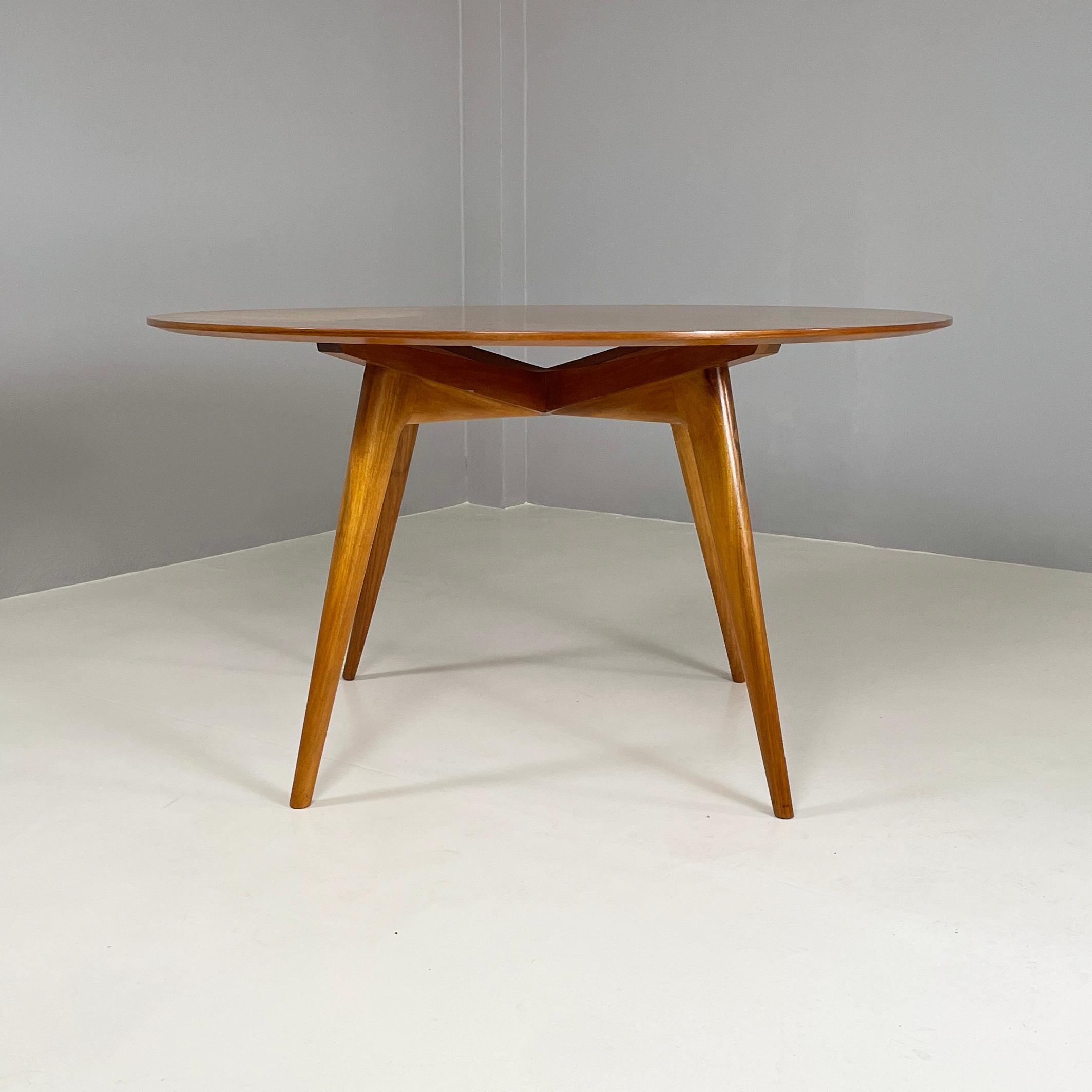 Mid-Century Modern Italian mid-century modern Wooden dining table with extension, 1960s For Sale