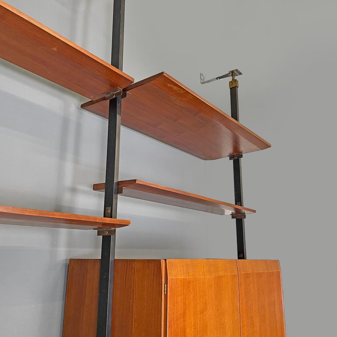 Metal Italian mid-century modern wooden floor-to-ceiling bookcase with glass top 1960s
