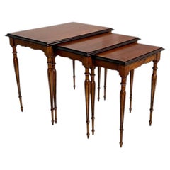 Italian mid-century modern wooden nesting coffee tables, 1940s