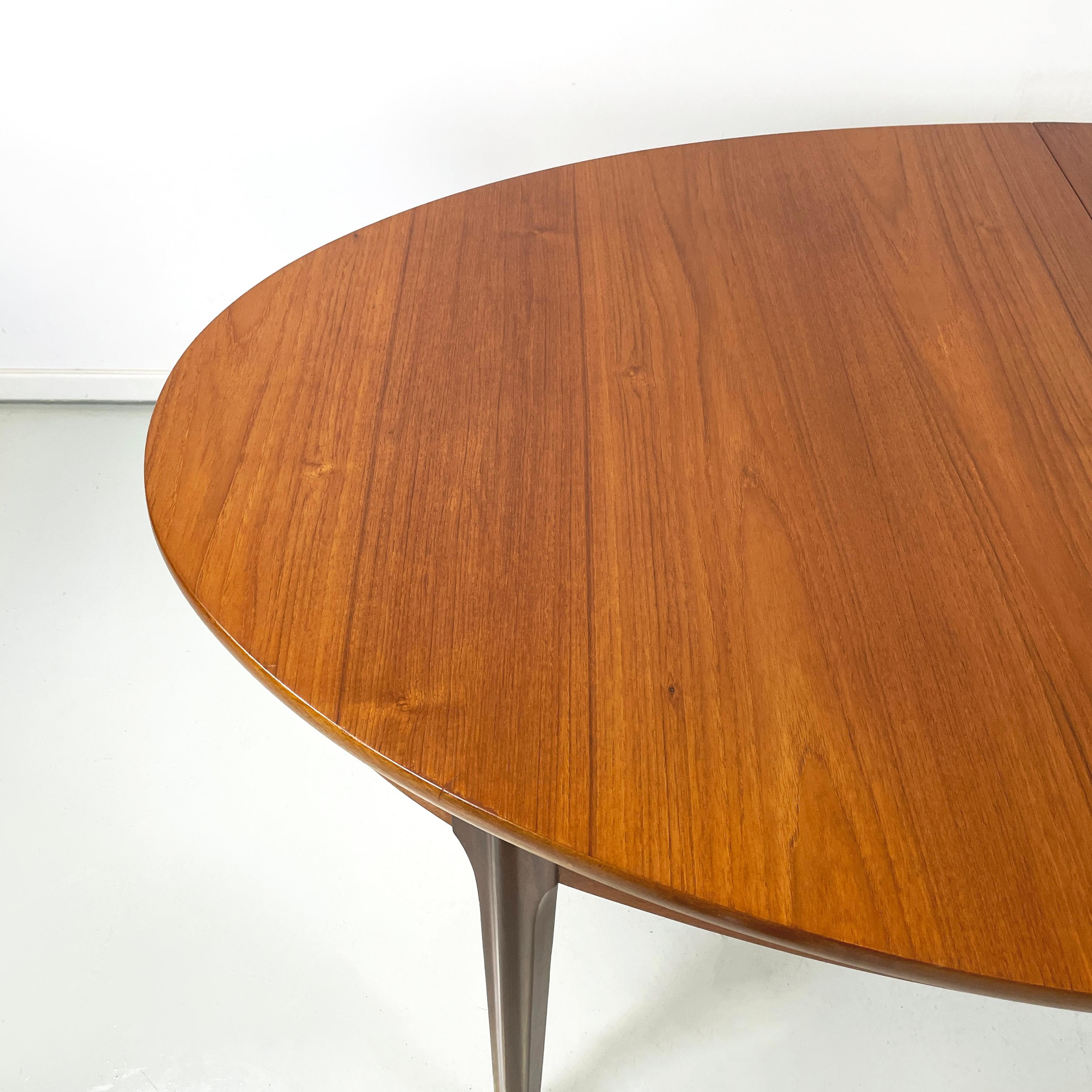 Italian mid-century modern Wooden oval dining table with extensions, 1960s 1