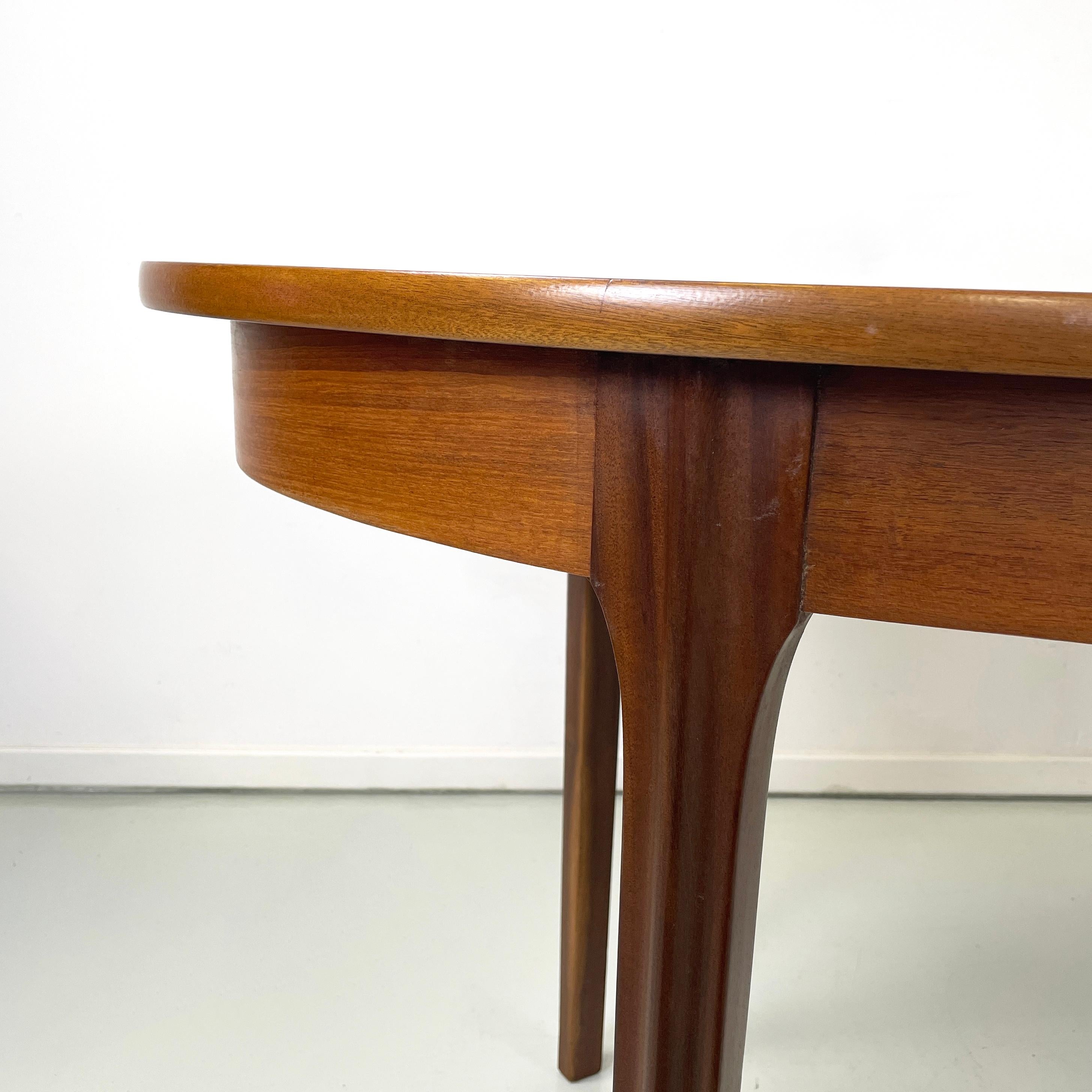 Italian mid-century modern Wooden oval dining table with extensions, 1960s 2