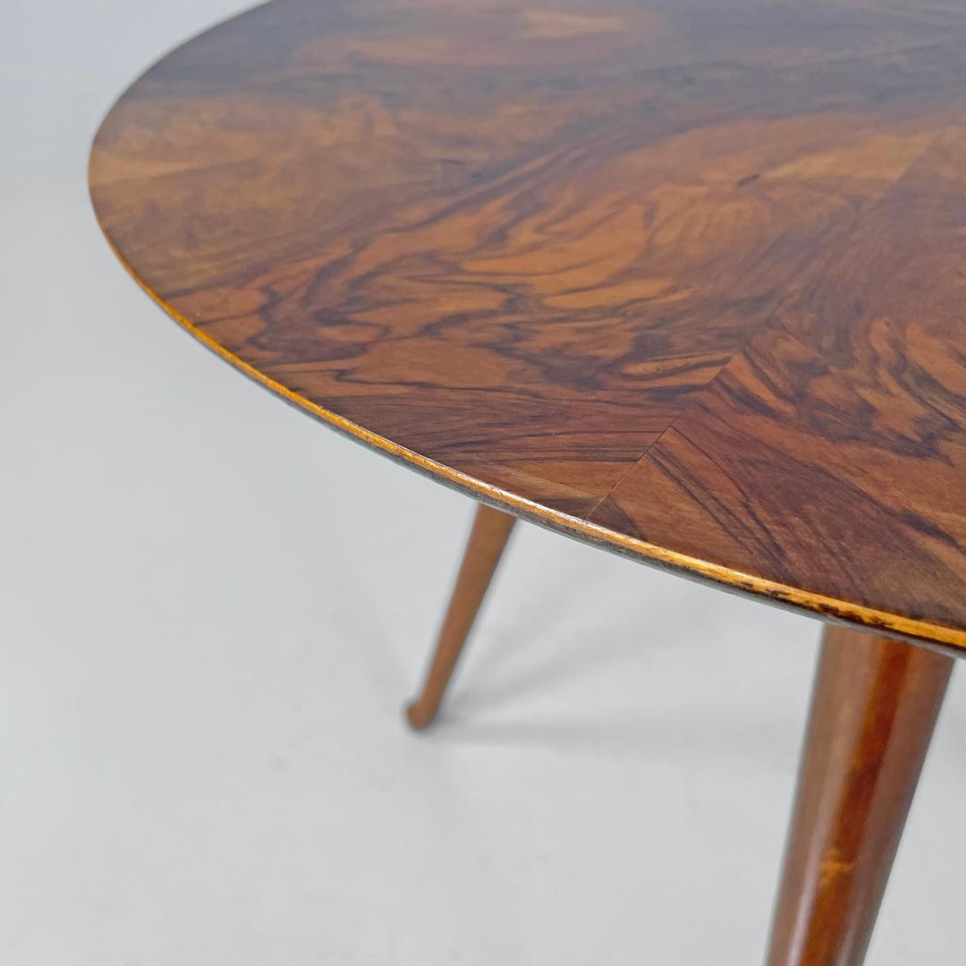 Italian mid-century modern wooden round coffee table with engraved lines, 1950s  For Sale 6