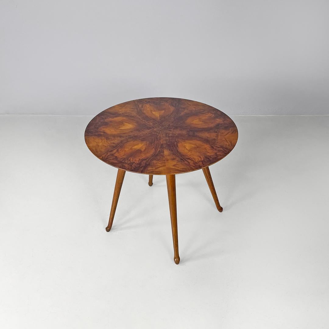 Wood Italian mid-century modern wooden round coffee table with engraved lines, 1950s  For Sale