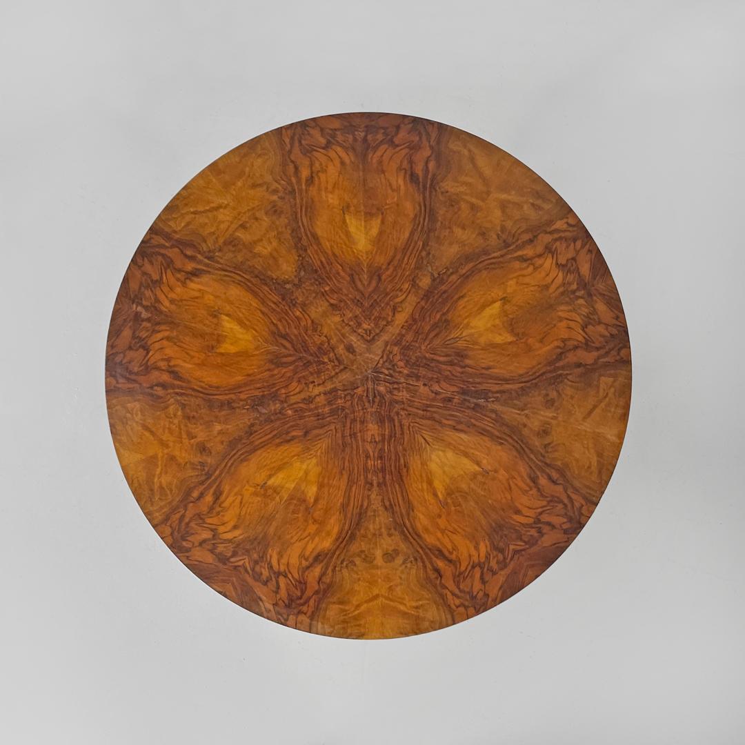 Italian mid-century modern wooden round coffee table with engraved lines, 1950s  For Sale 2