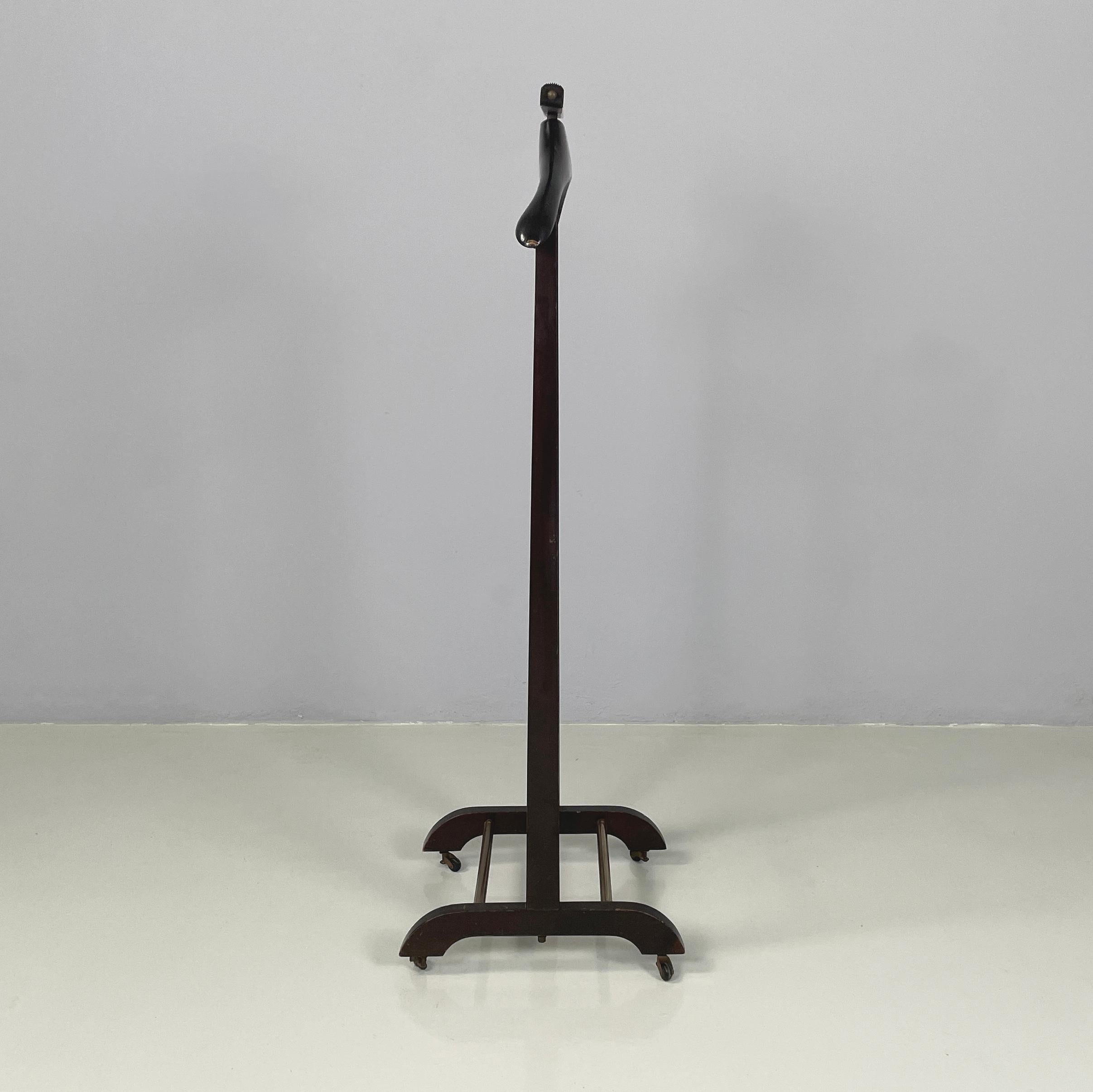 Mid-20th Century Italian mid-century modern Wooden valet stand by Fratelli Reguitti, 1950s