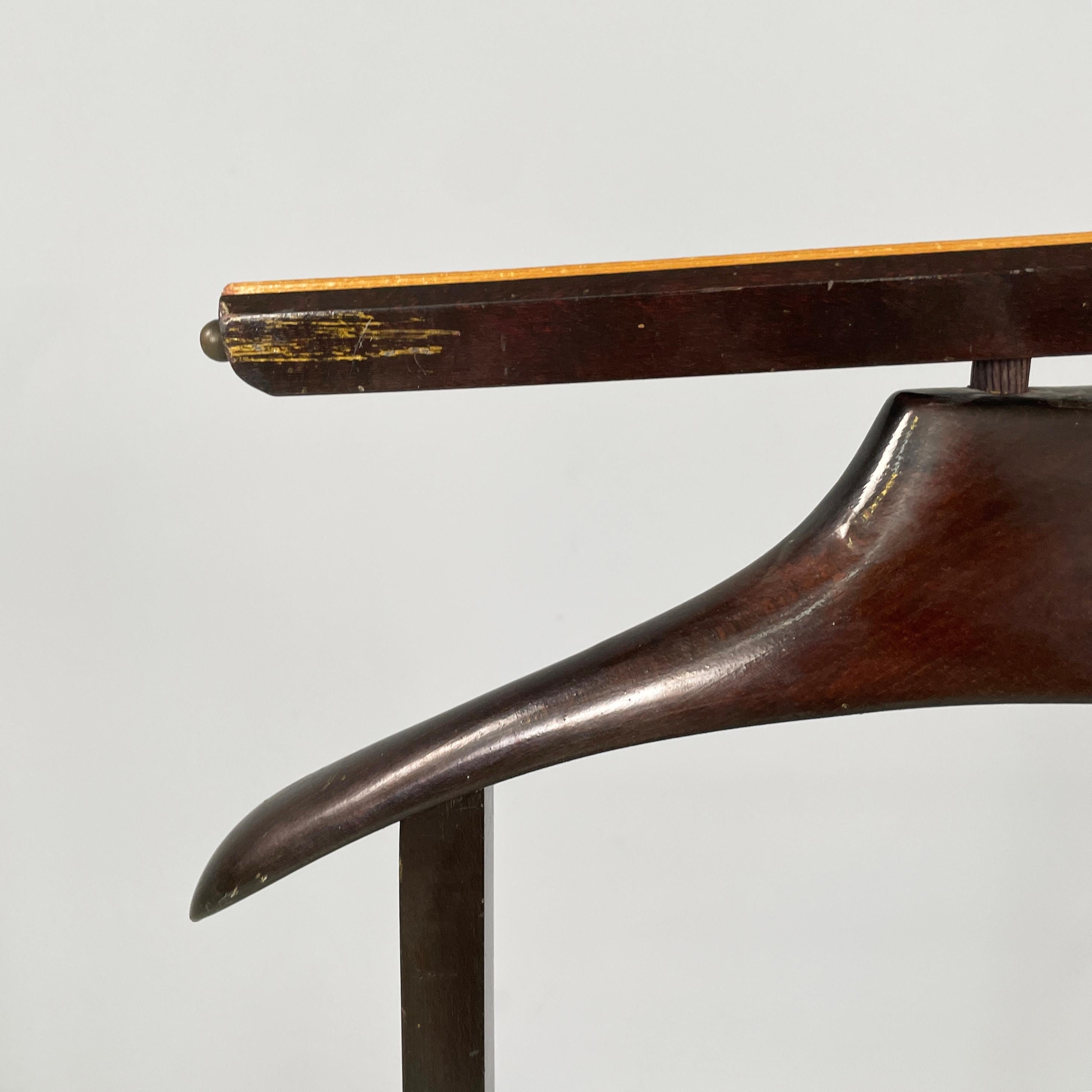 Italian mid-century modern Wooden valet stand by Fratelli Reguitti, 1950s 4