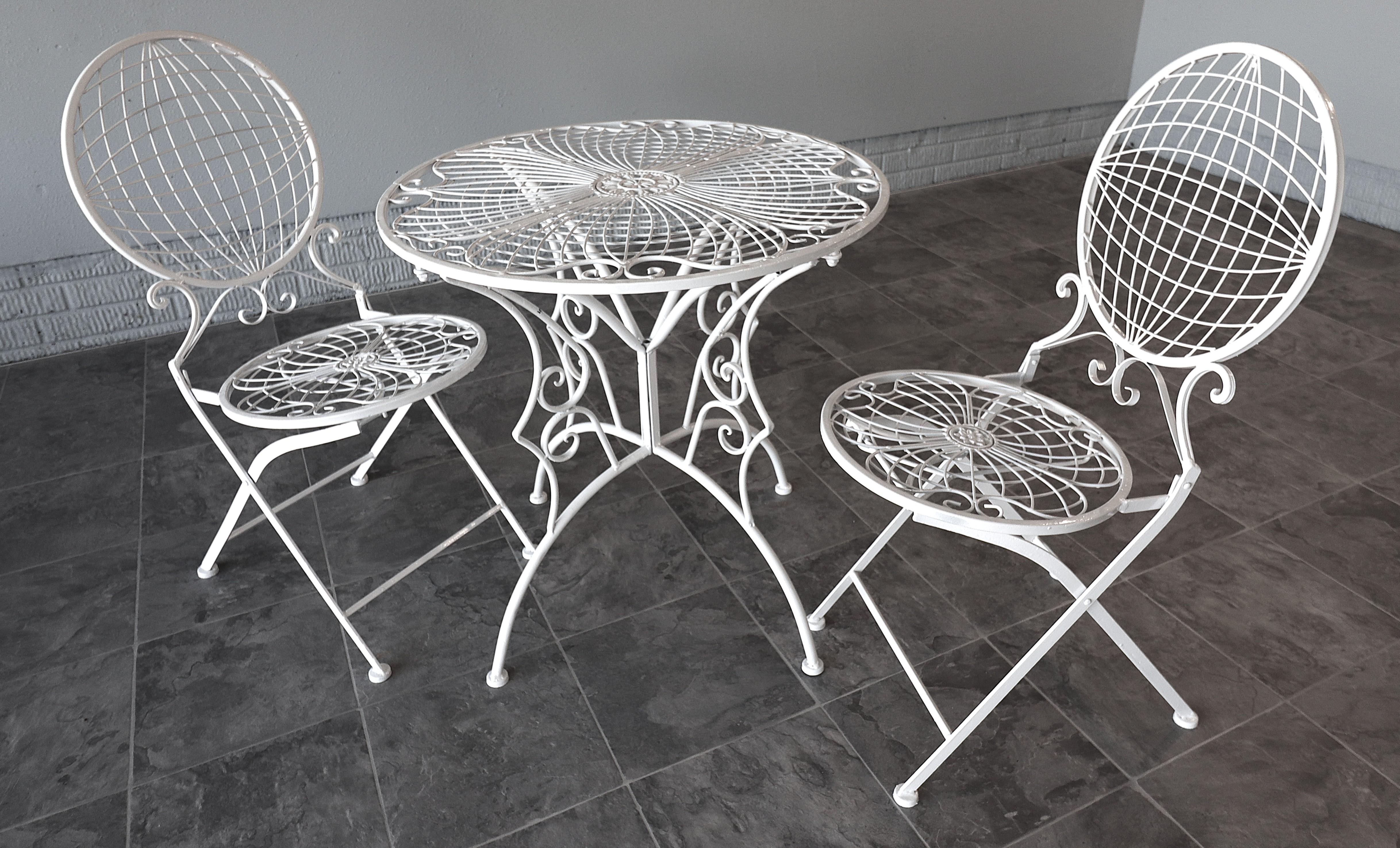 Italienisches Bistro-Set aus Schmiedeeisen, Mitte des Jahrhunderts, Sonnenschliff und Globusmotiv, 1970 im Zustand „Gut“ im Angebot in Omaha, NE