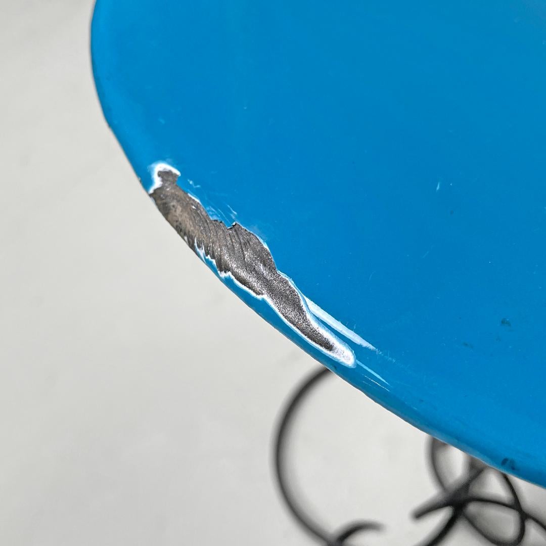 Table basse italienne en fer forgé du milieu du siècle dernier, émaillée en bleu clair, années 1950 en vente 7
