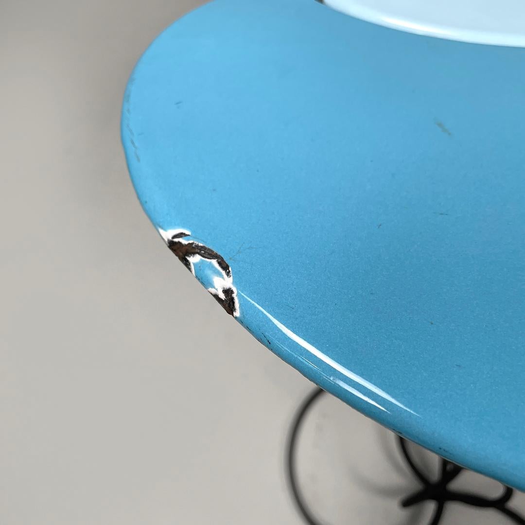 Table basse italienne en fer forgé du milieu du siècle dernier, émaillée en bleu clair, années 1950 en vente 10