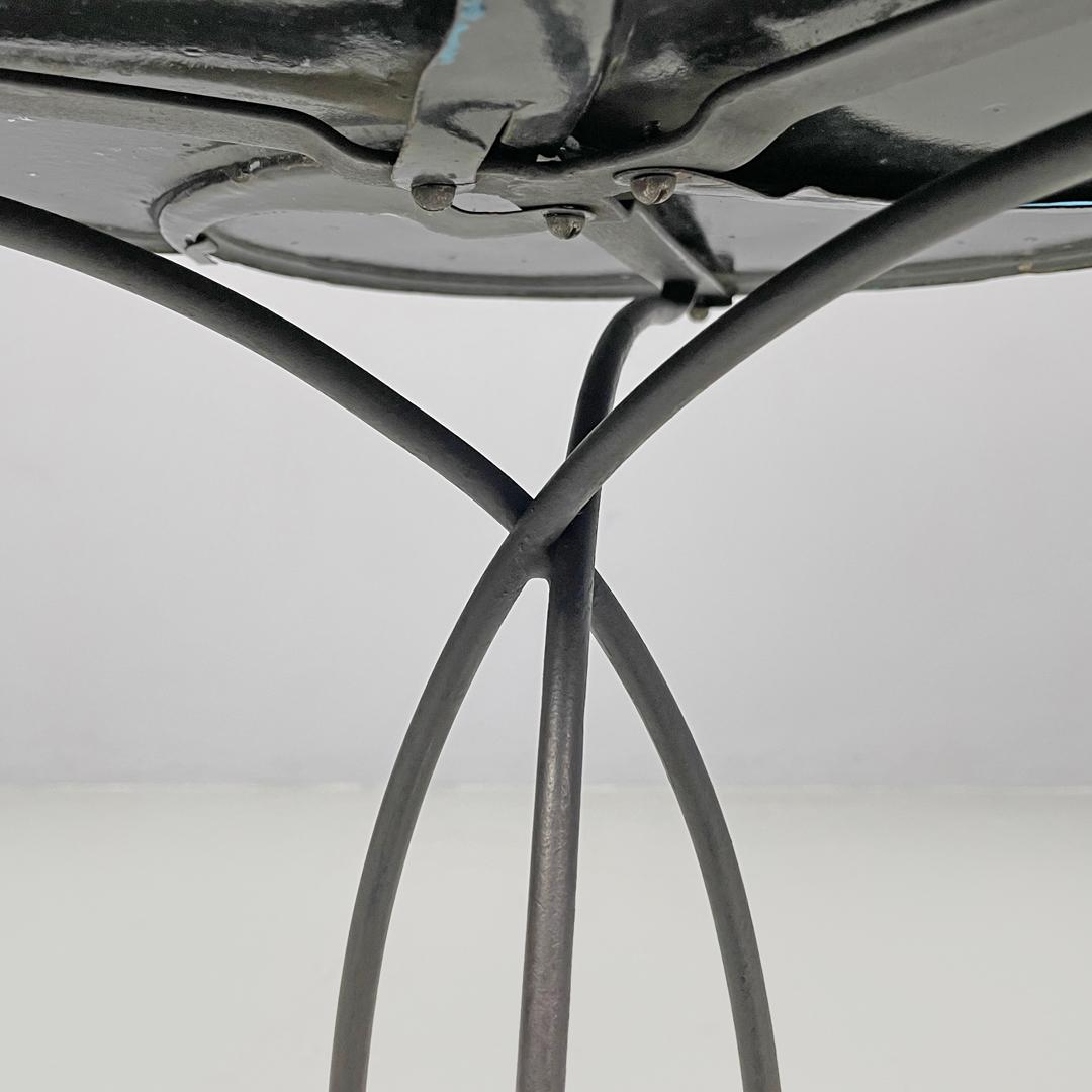 Table basse italienne en fer forgé du milieu du siècle dernier, émaillée en bleu clair, années 1950 en vente 12