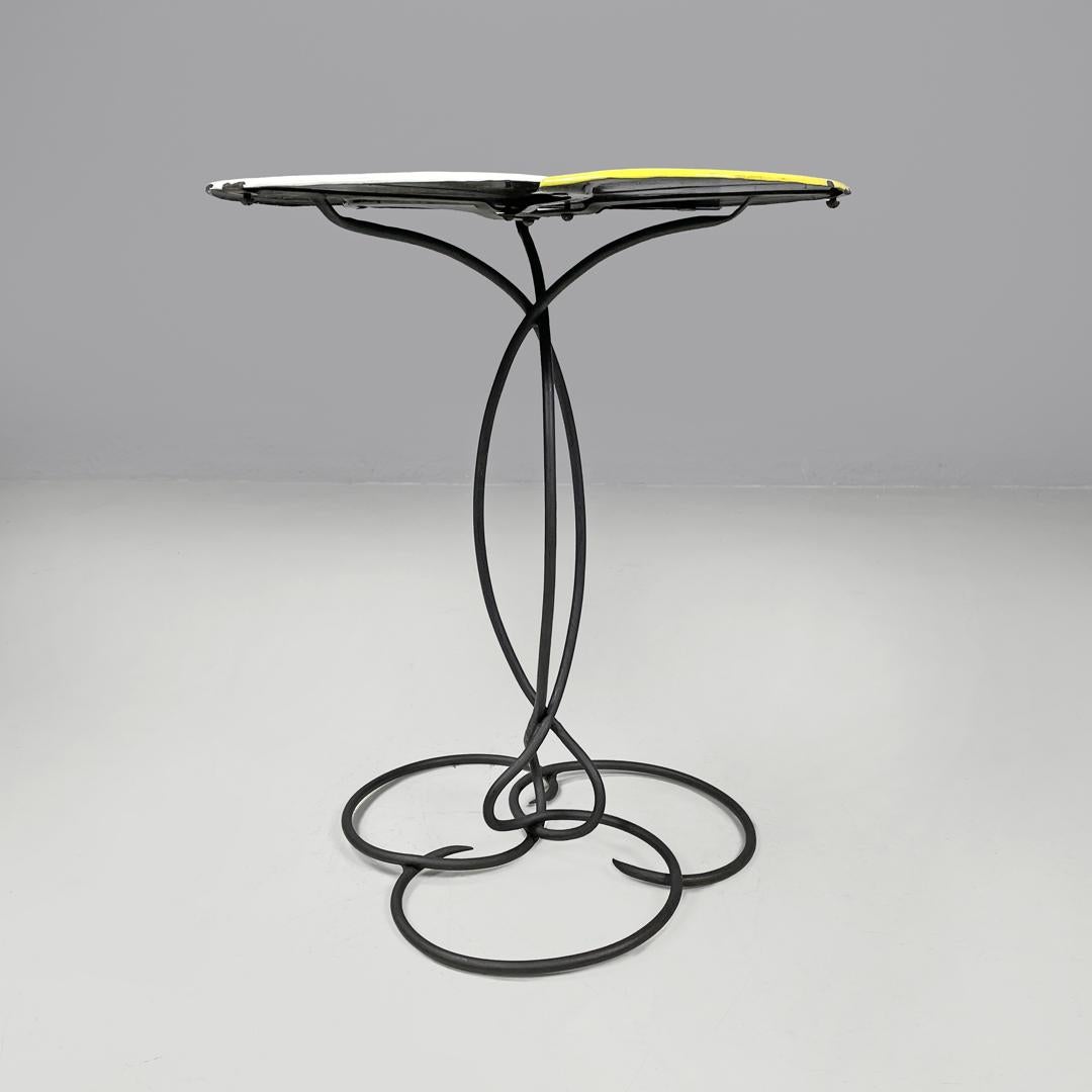 Mid-Century Modern Table basse italienne en fer forgé et émail gris jaune, milieu du siècle dernier, années 1950 en vente