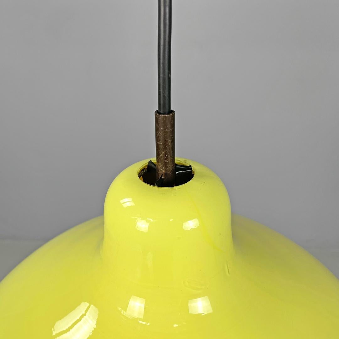 Italian mid-century modern yellow Murano glass chandelier Vignelli Venini, 1950s For Sale 8