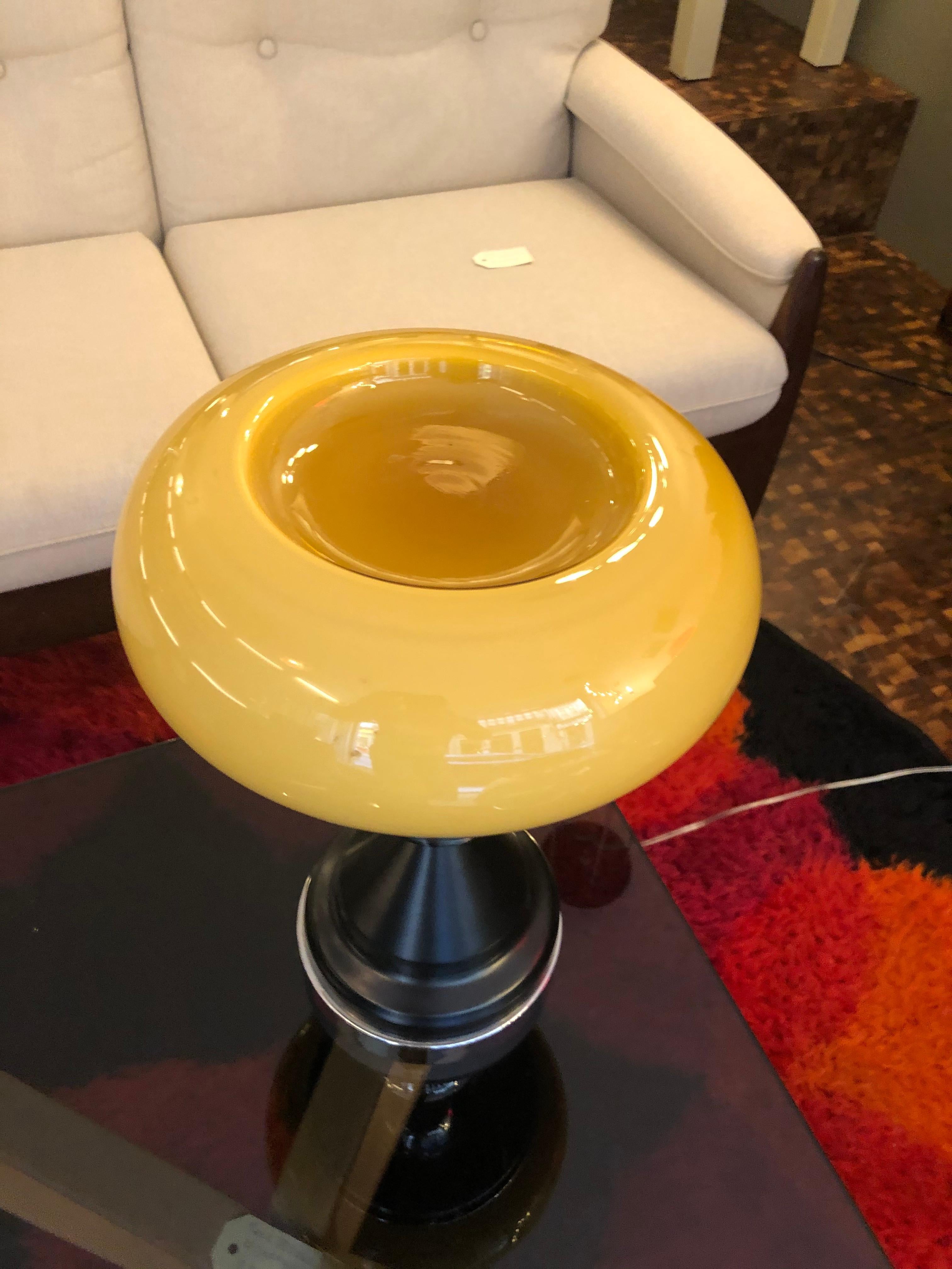 Italian Mid-Century Modern yellow opaline table lamp
Yellow opaline table lamp with chrome details white and black base.