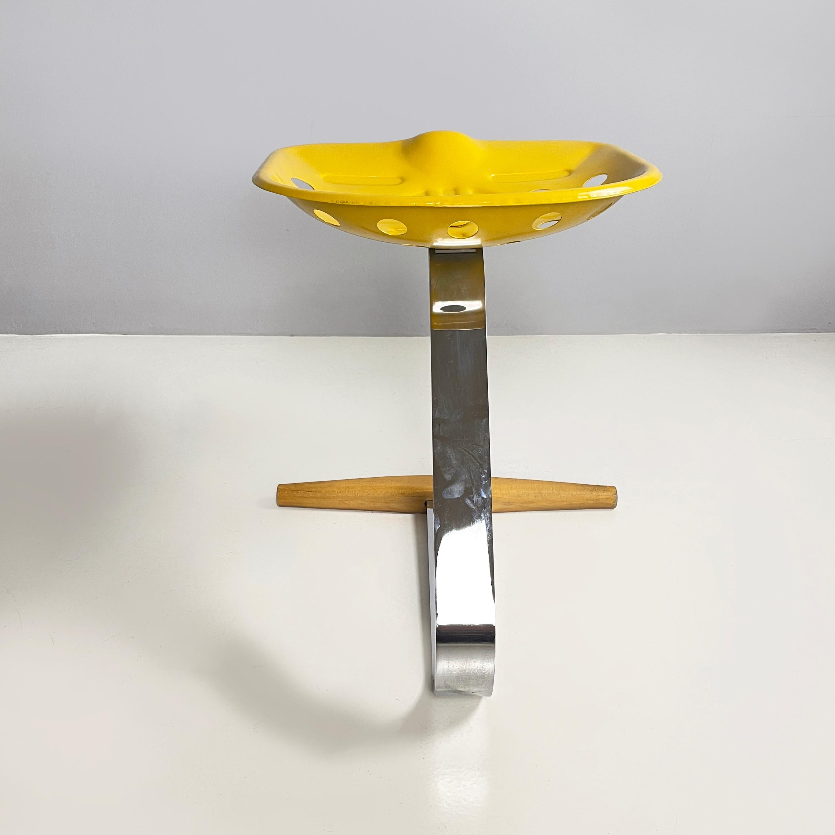 Metal Italian mid-century modern yellow Stool Mezzadro by Castiglioni Zanotta, 1960s